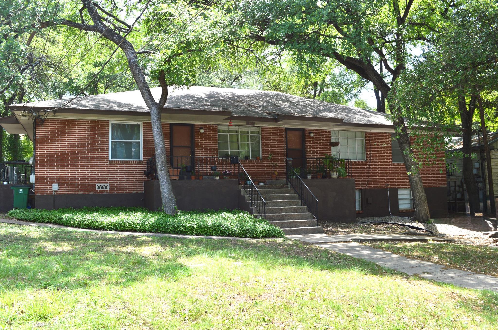 917 Keith Ln #d Property Photo 10