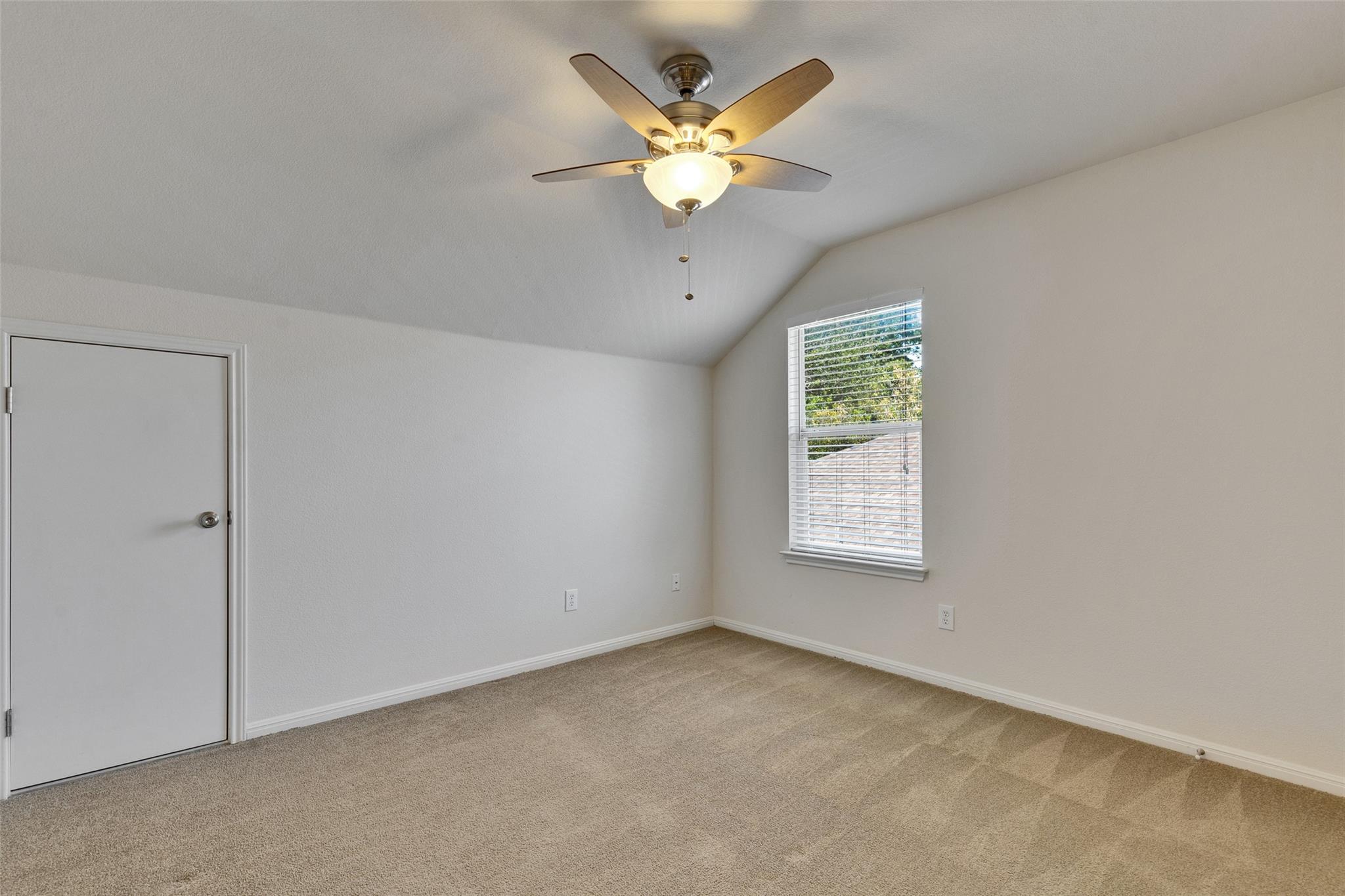 2225 Lou John St Property Photo 19