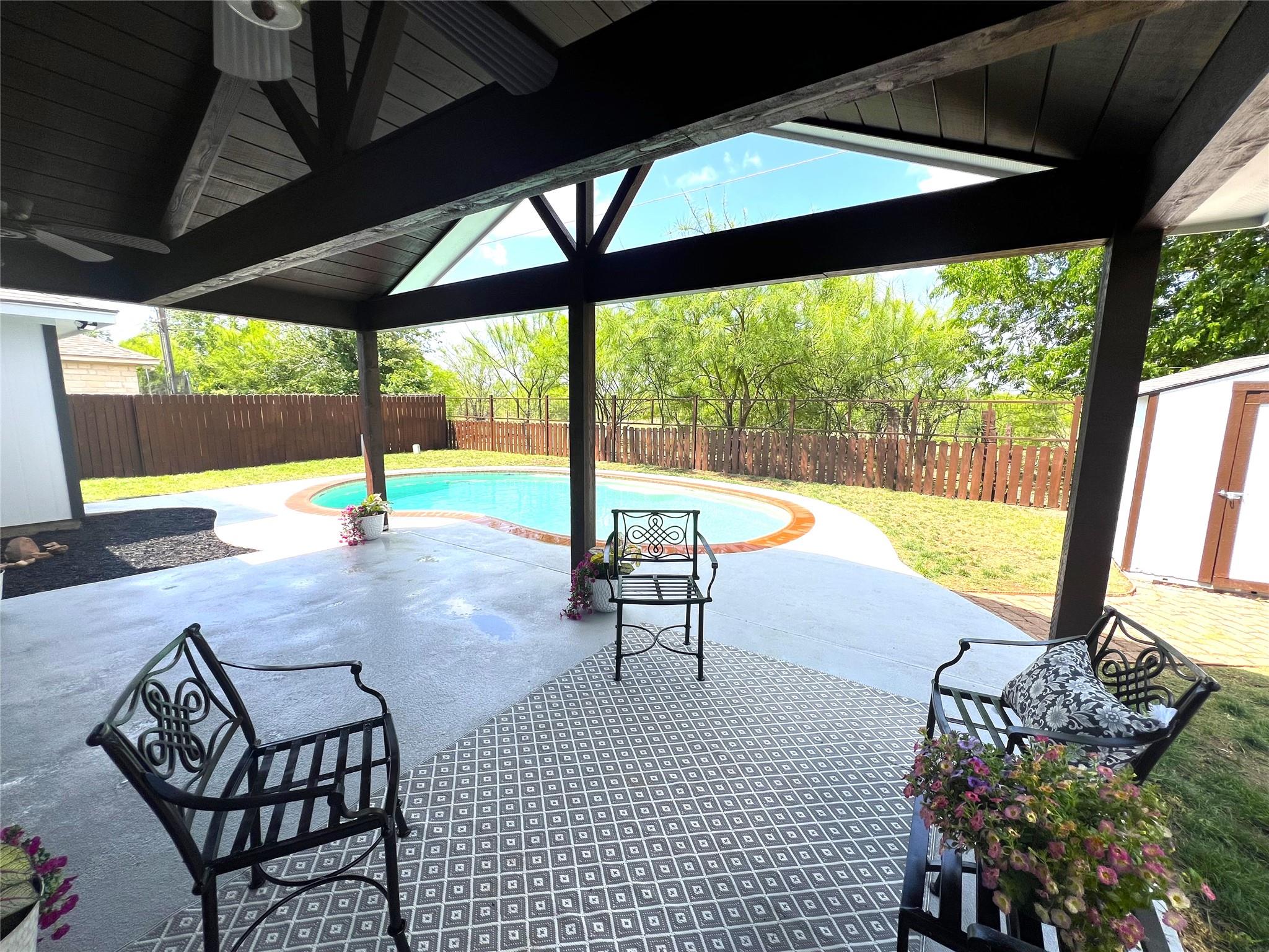 404 Patton Cv Property Photo