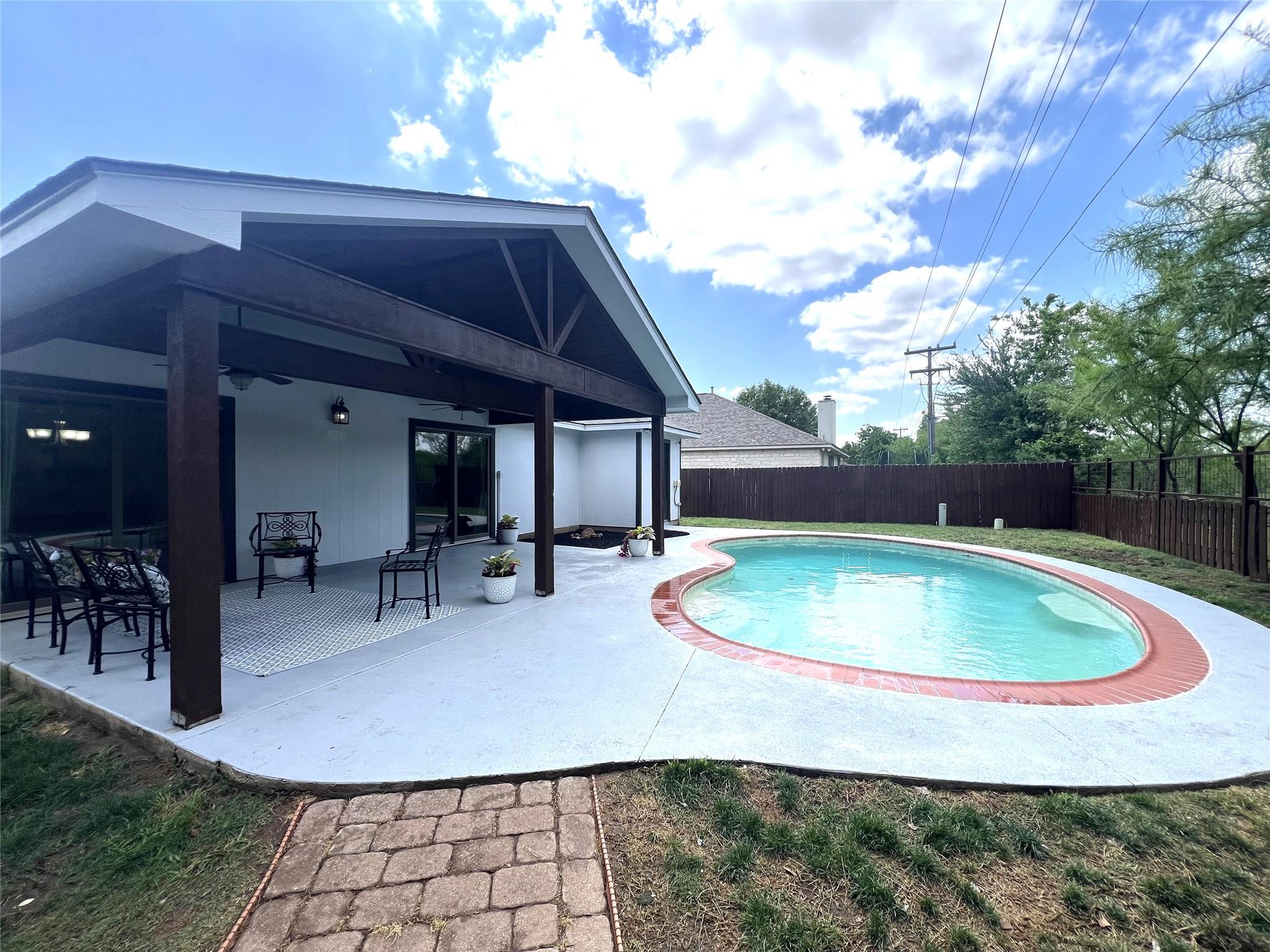 404 Patton Cv Property Photo 1