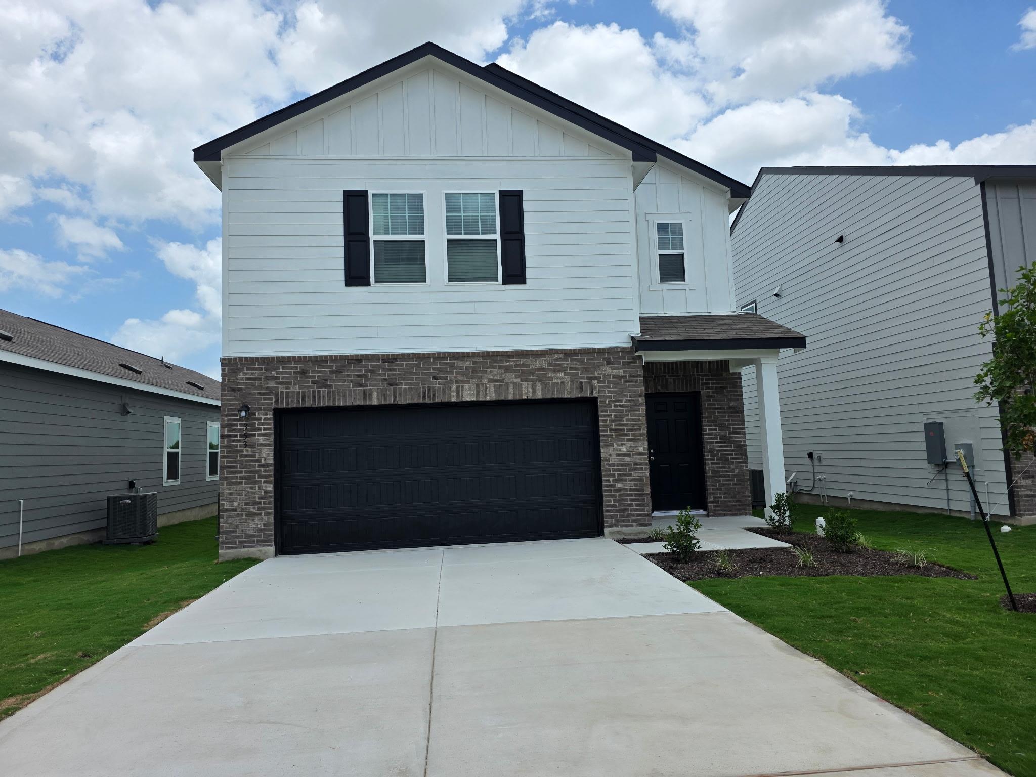 353 Enforcer Loop Property Photo 3