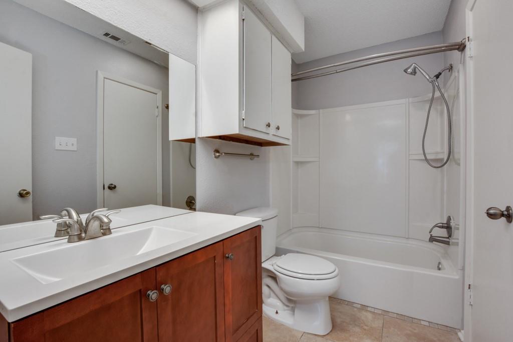 6020 Westcreek Dr #b Property Photo 12