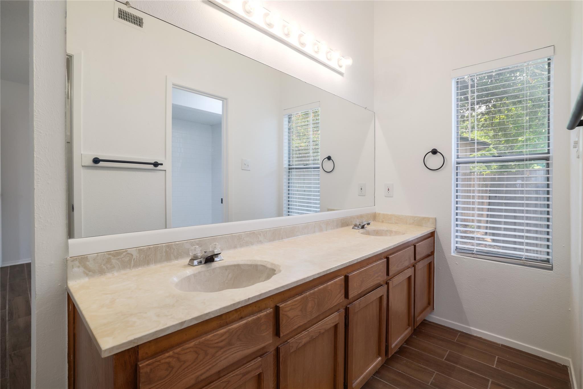 804 Lone Tree Ct Property Photo 11