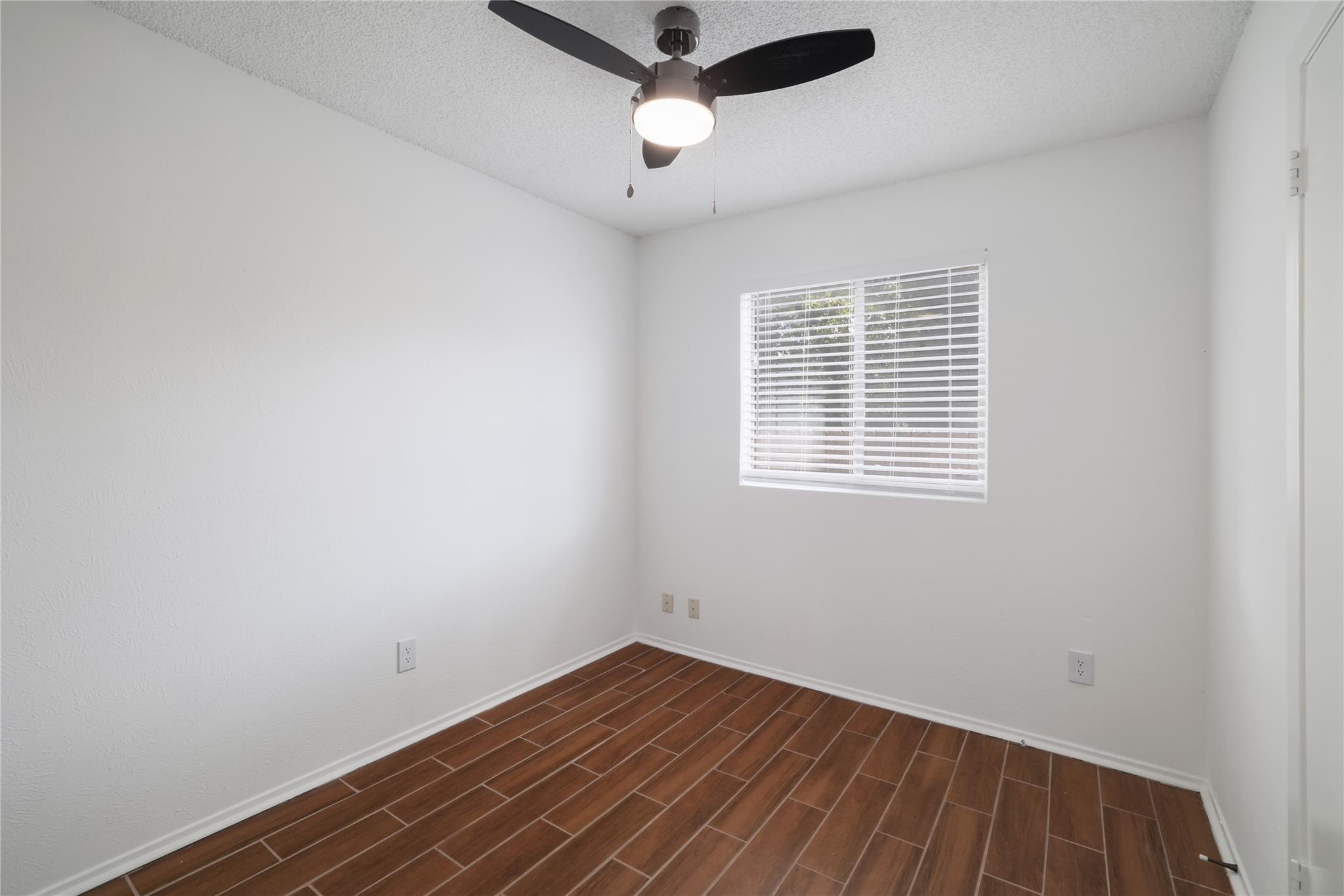 804 Lone Tree Ct Property Photo 15