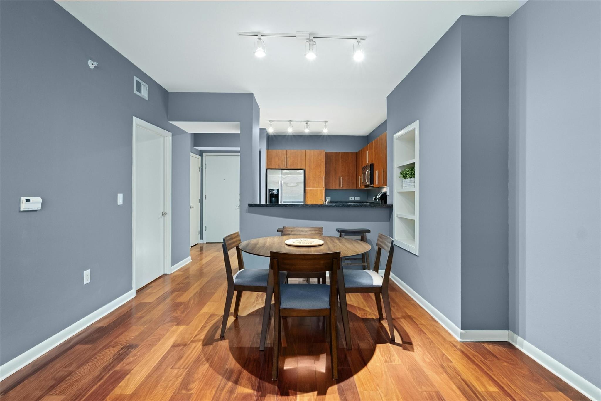 54 Rainey St 403 Property Photo 6