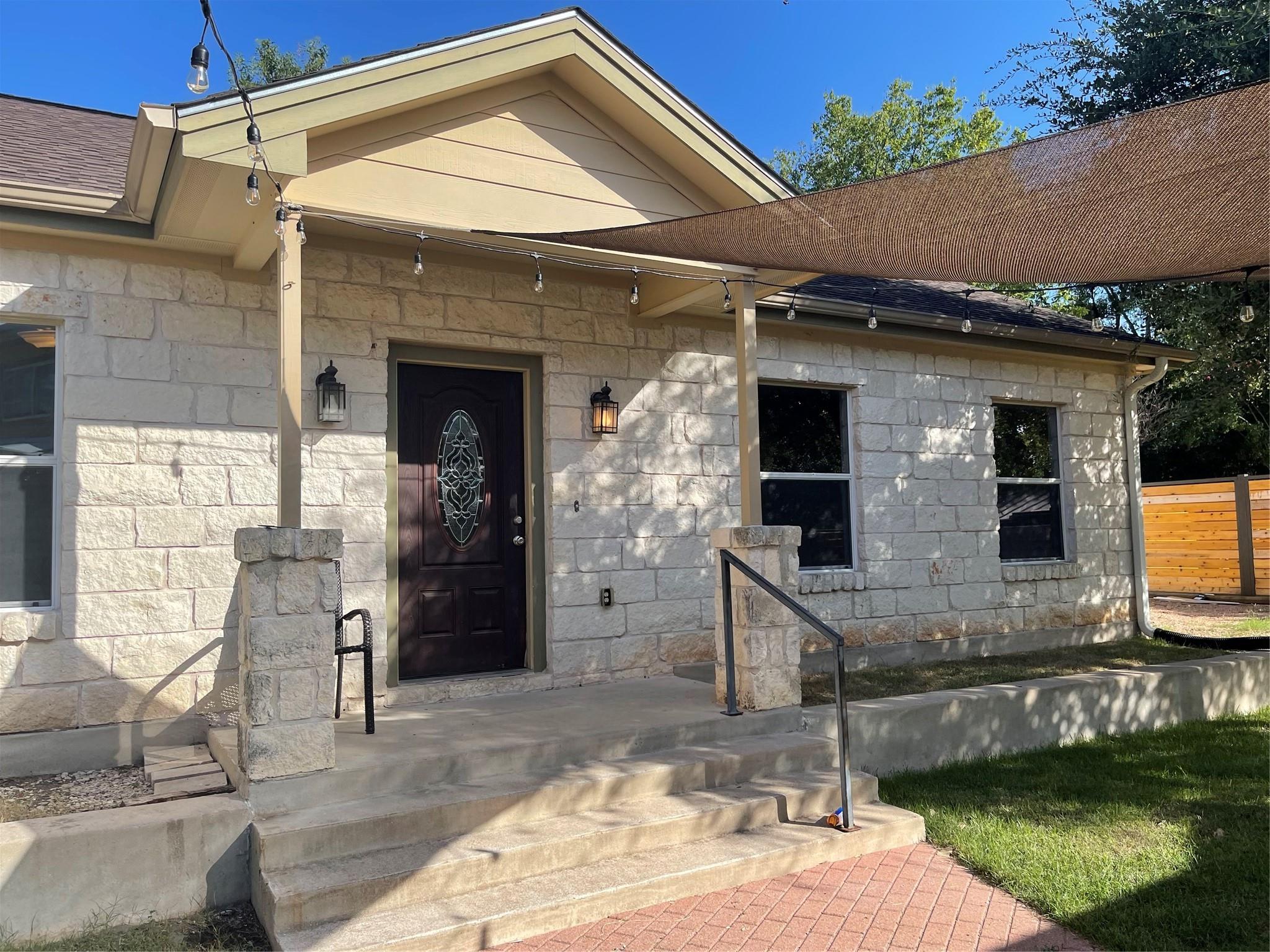1819 Parker Ln B Property Photo