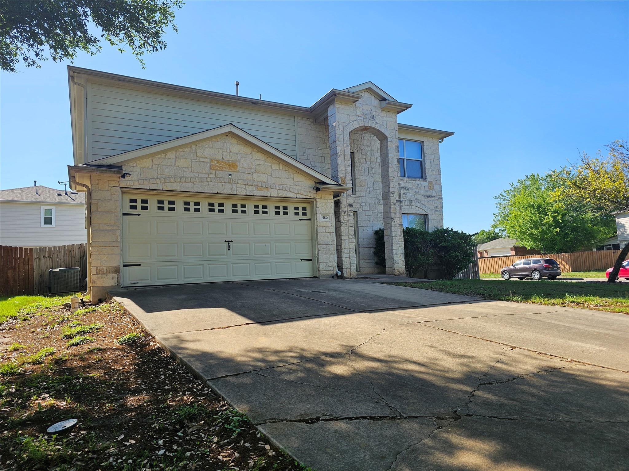 580 Hometown Pkwy Property Photo 4