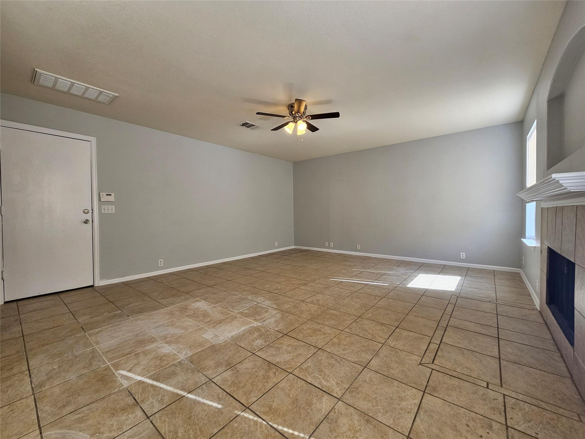 580 Hometown Pkwy Property Photo 15
