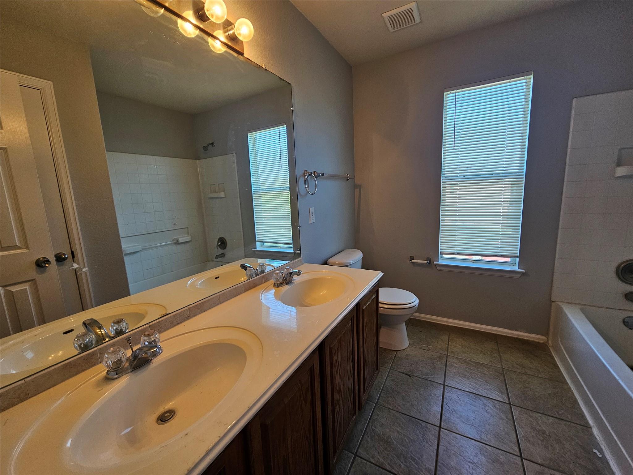 580 Hometown Pkwy Property Photo 31