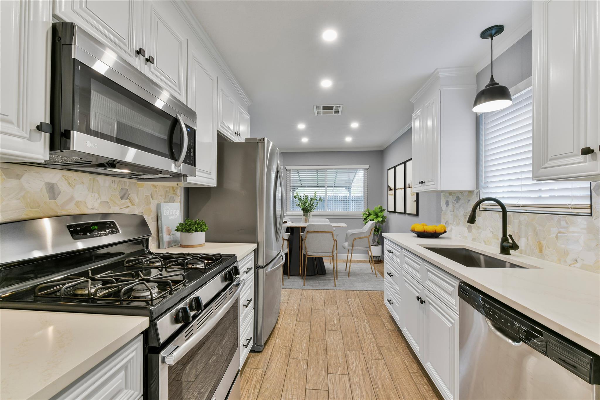 12506 Limerick Ave Property Photo 6