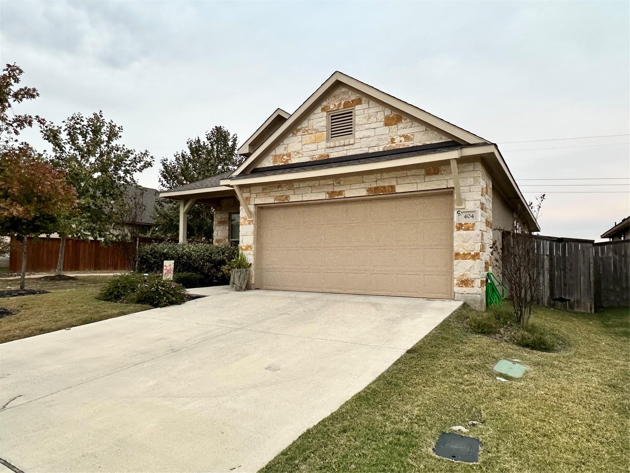 404 Blue Waterleaf Ln Property Photo 2