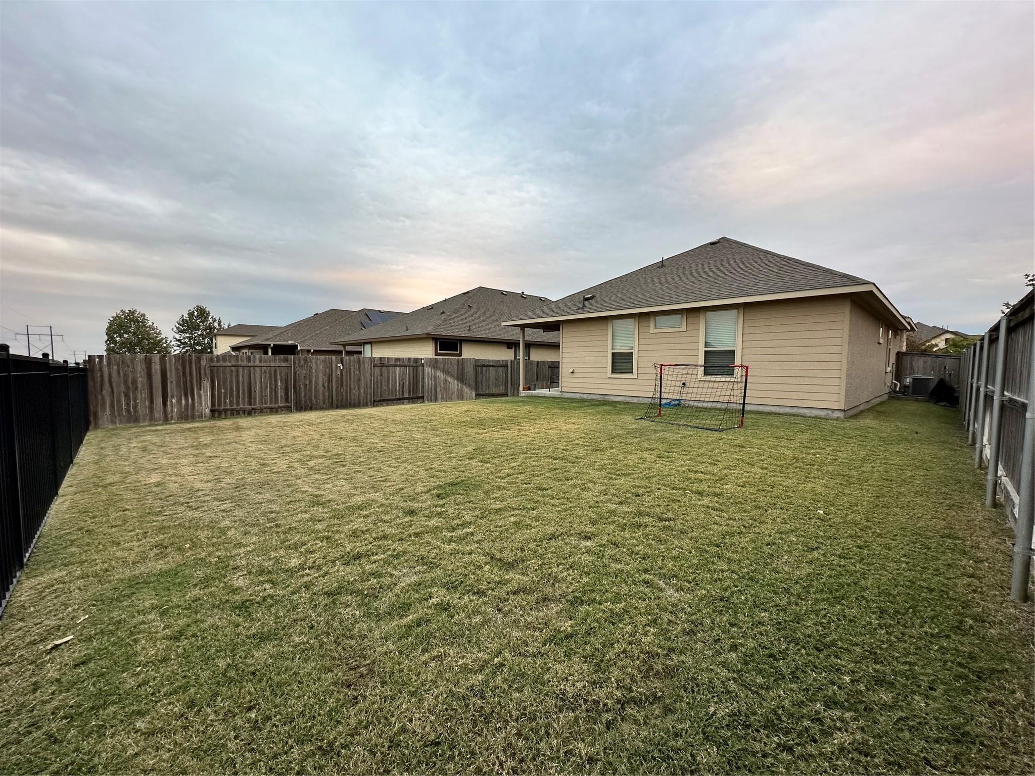 404 Blue Waterleaf Ln Property Photo 9