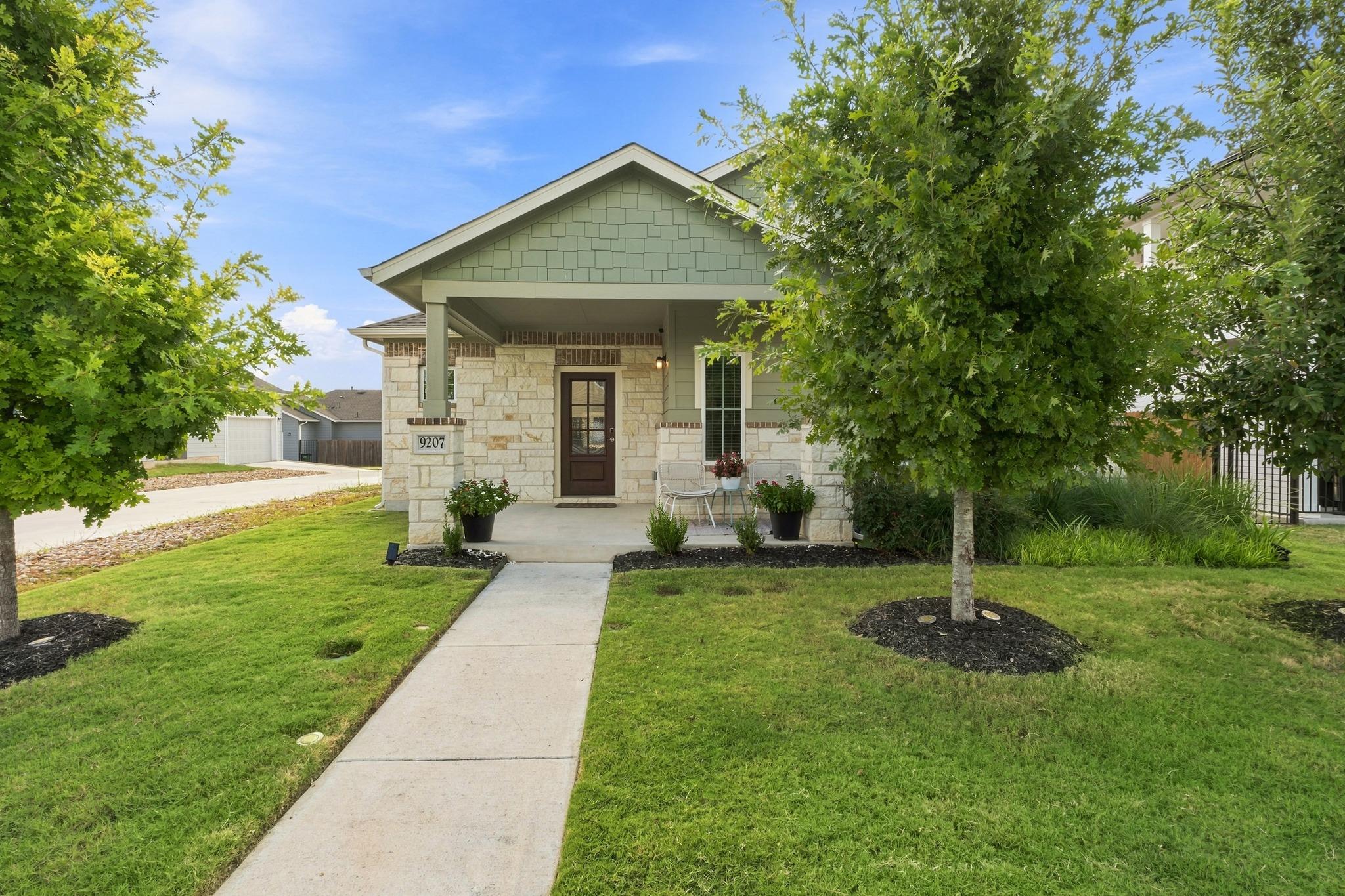 9207 Looksee Ln Property Photo 1