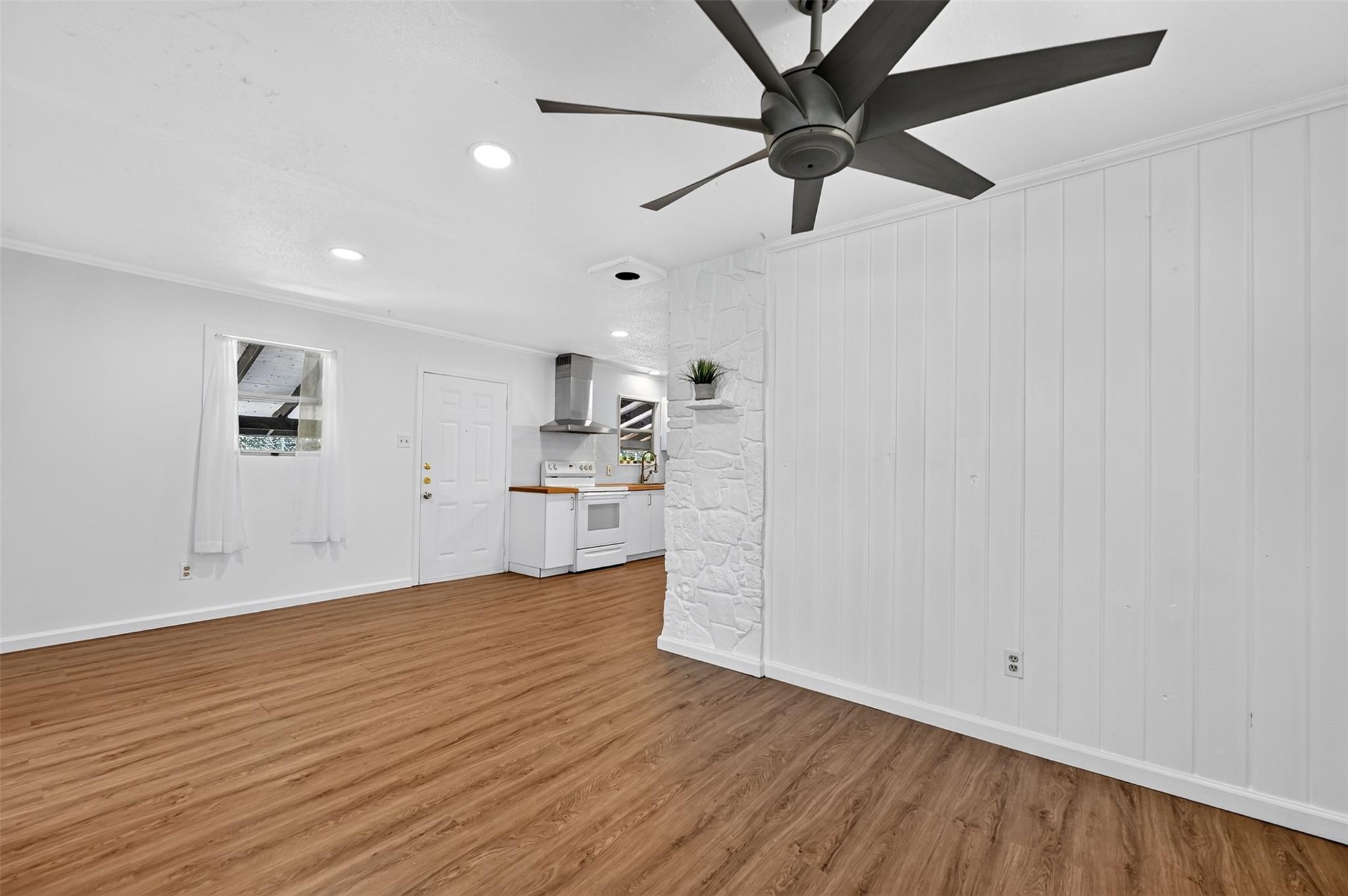 14908 Running Deer Trl Property Photo 4