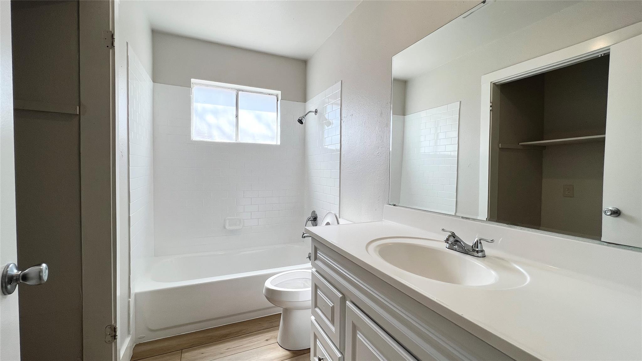 11208 Renel Dr #a Property Photo 5