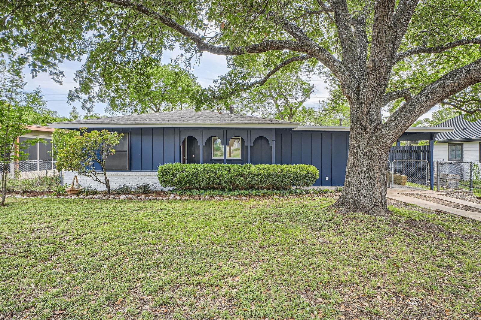 207 Rowland Dr Property Photo