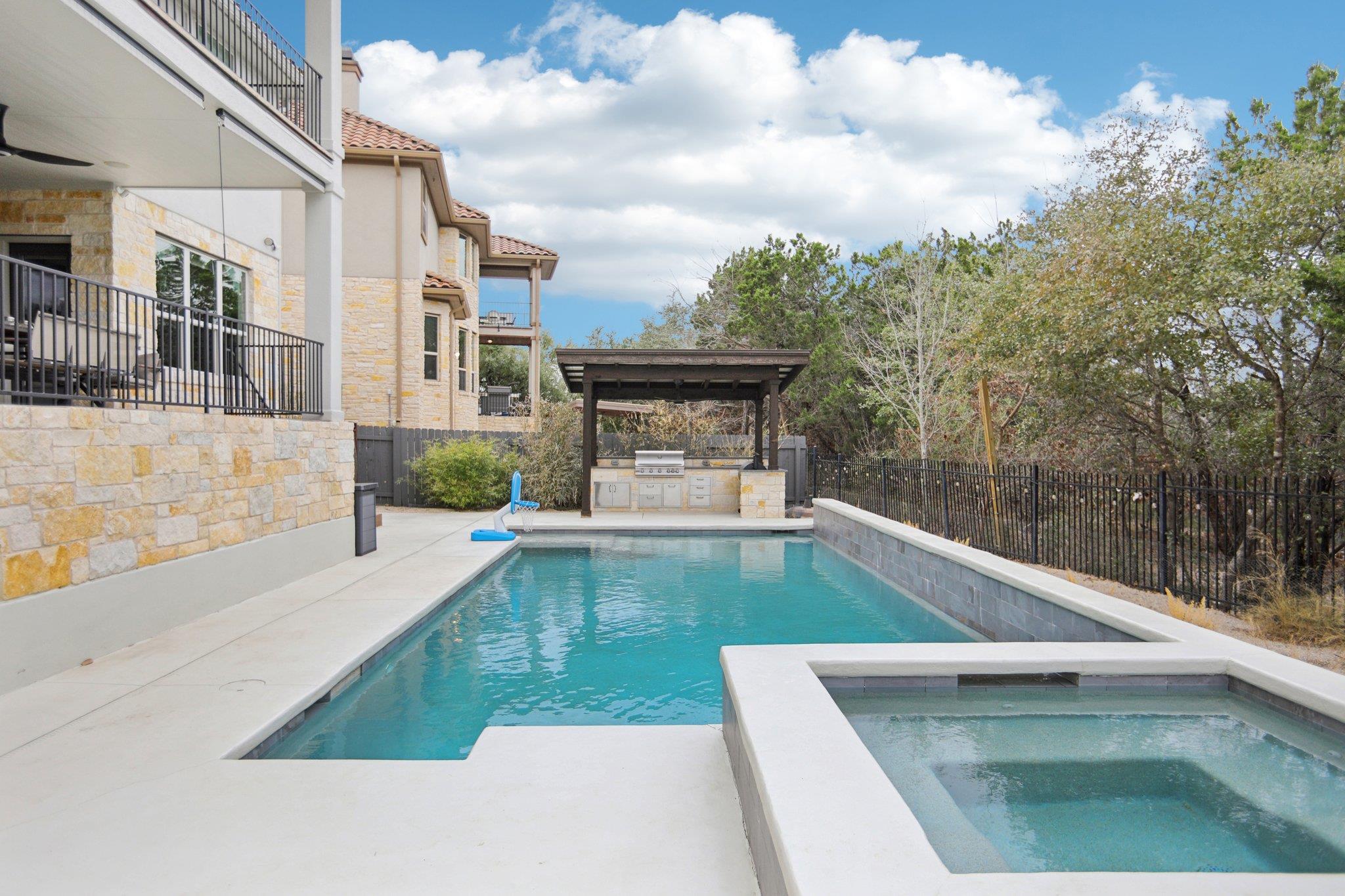 217 Horseback Holw Property Photo