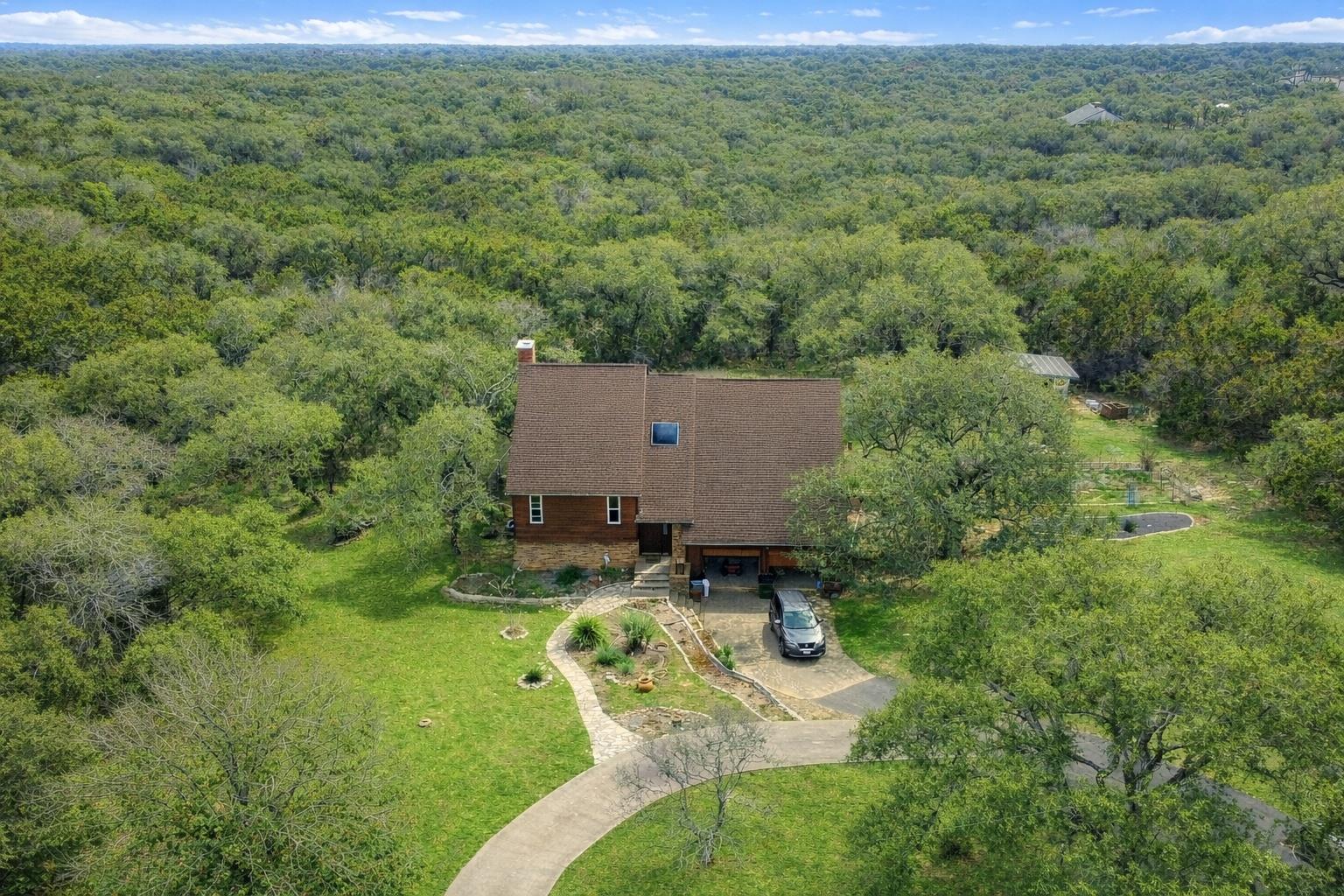 407 Pioneer Trl Property Photo 1