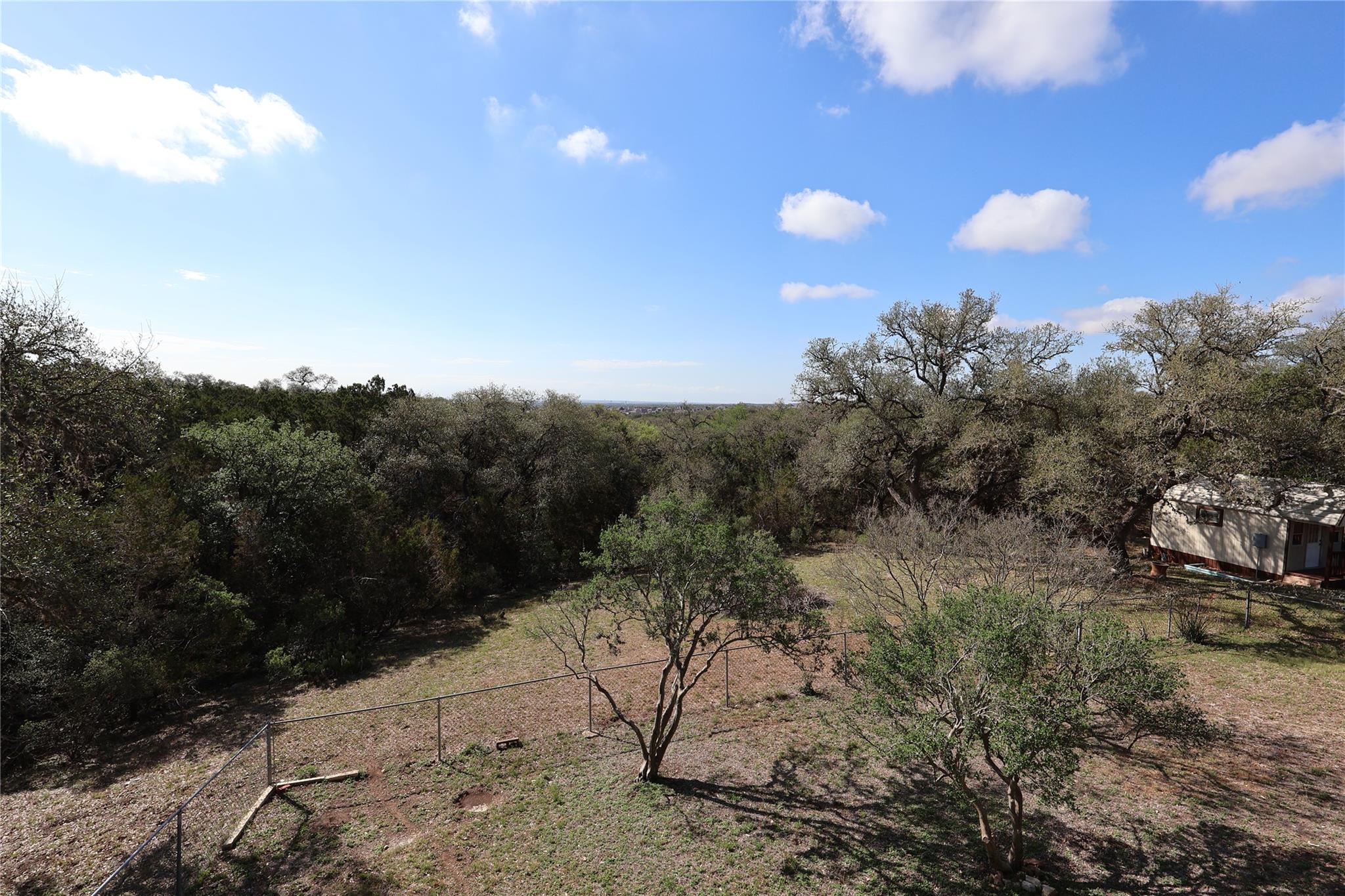 407 Pioneer Trl Property Photo 3
