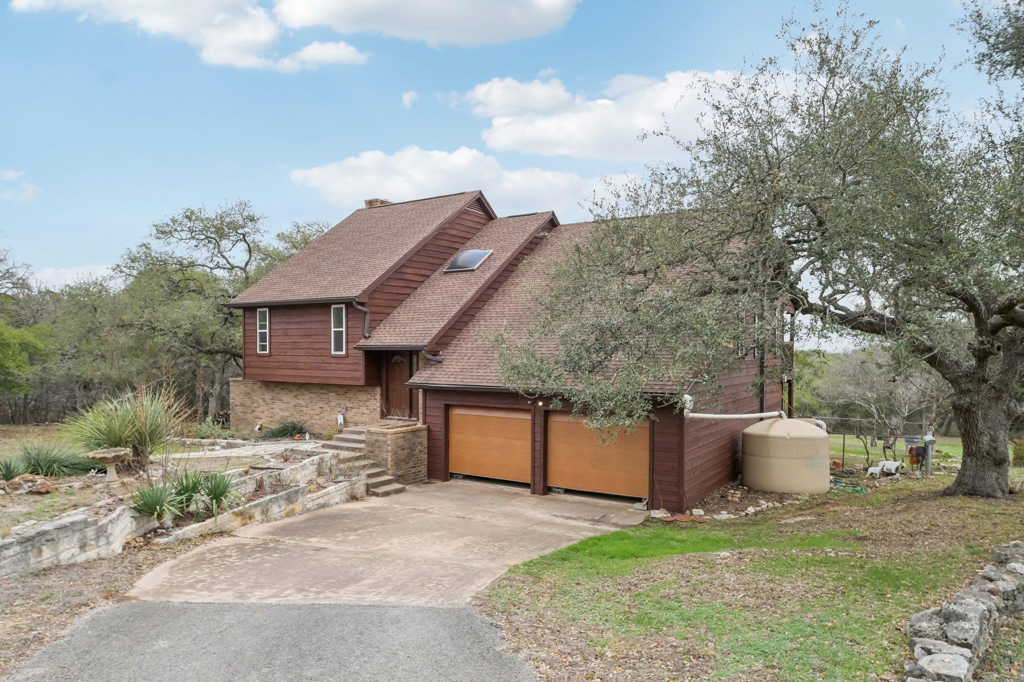 407 Pioneer Trl Property Photo 4