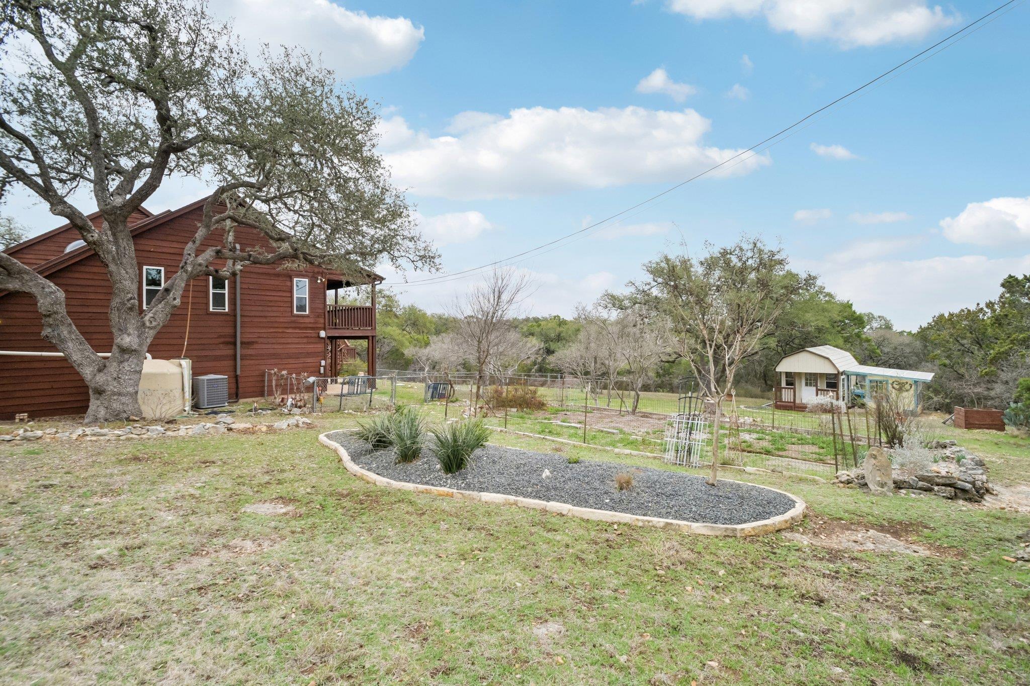 407 Pioneer Trl Property Photo 32
