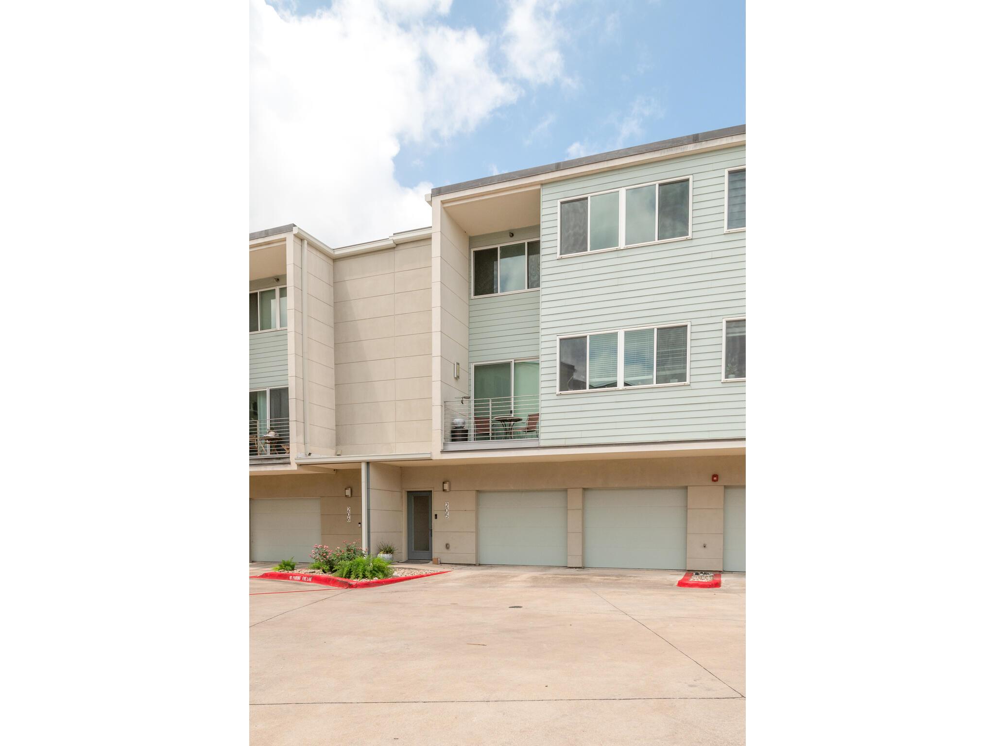 604 N Bluff Dr #205 Property Photo 13