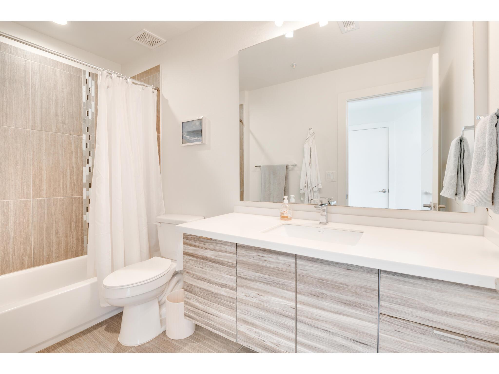 604 N Bluff Dr #205 Property Photo 16