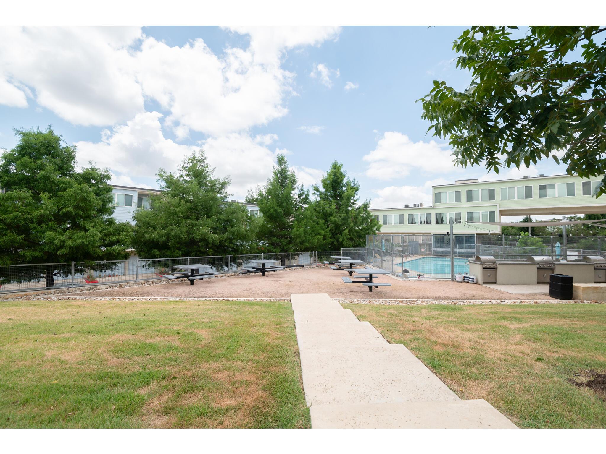 604 N Bluff Dr #205 Property Photo 18