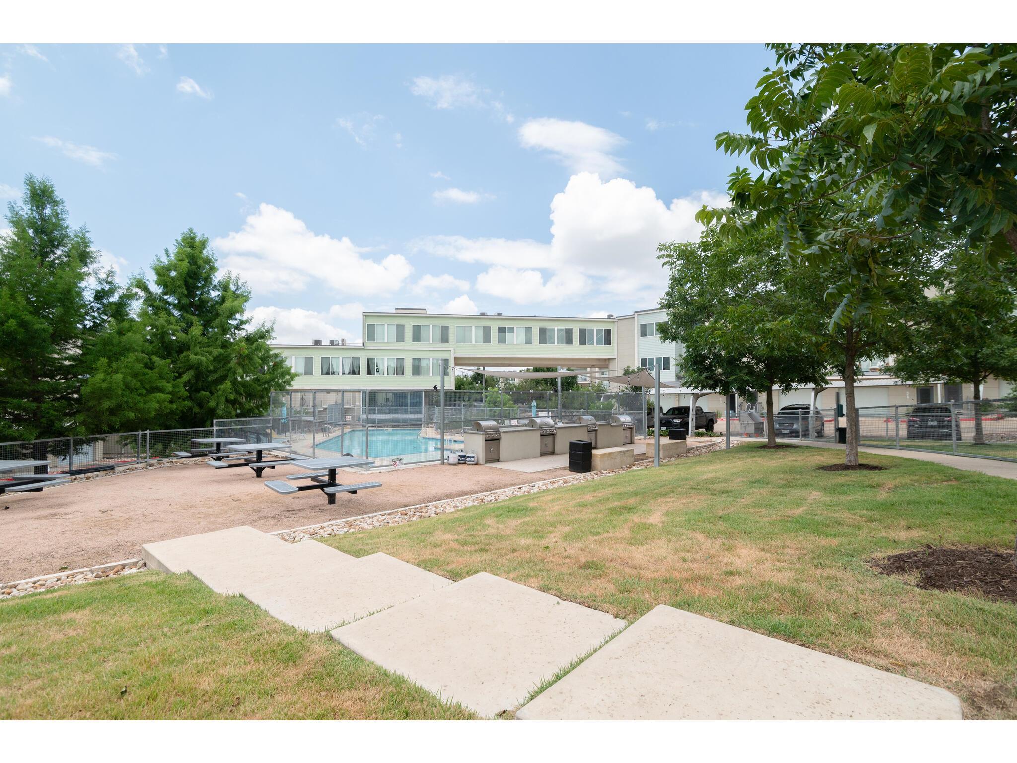 604 N Bluff Dr #205 Property Photo 19