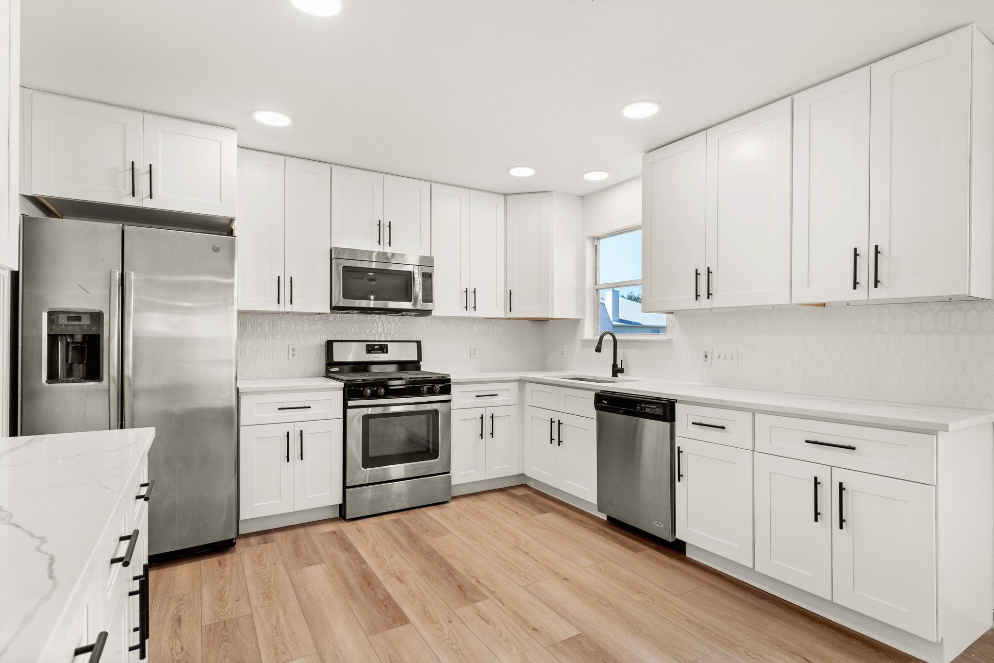 208 Langely St Property Photo 11