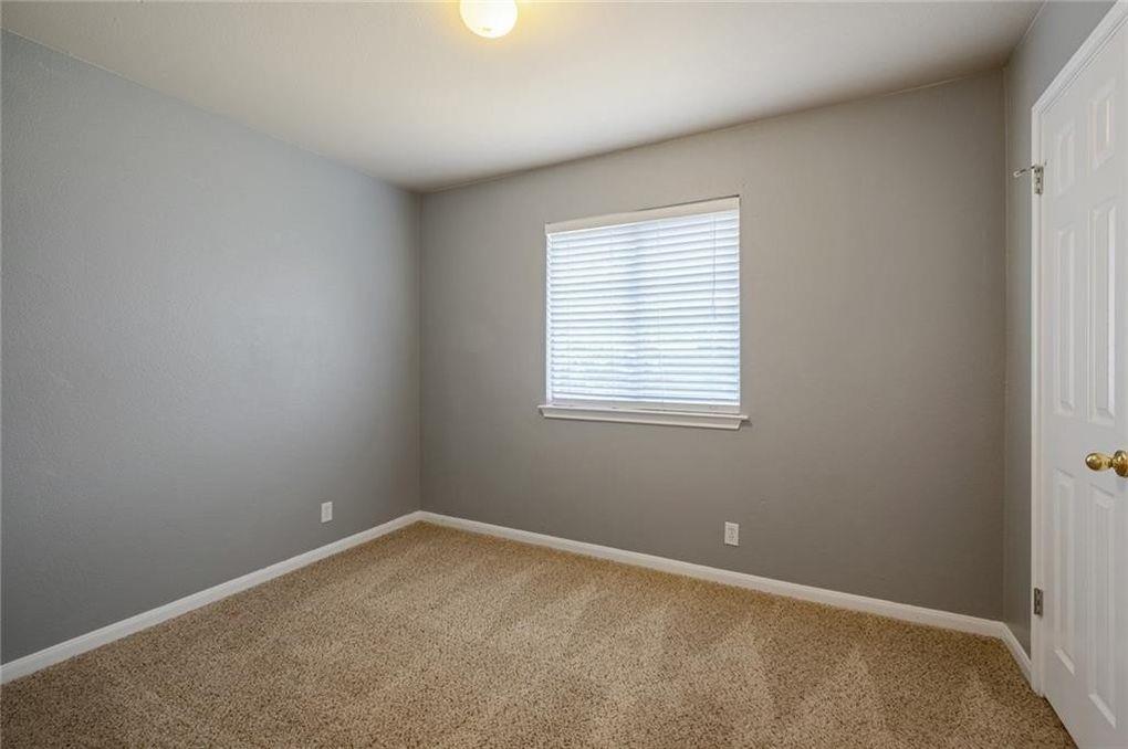1709 Royal Ascot Dr S Property Photo 17
