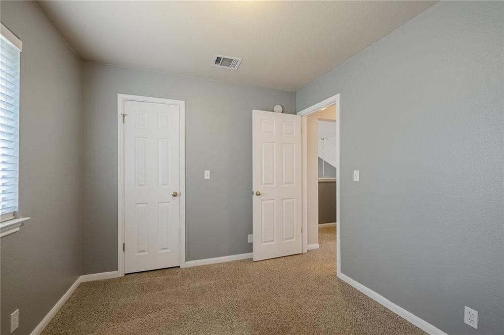 1709 Royal Ascot Dr S Property Photo 18