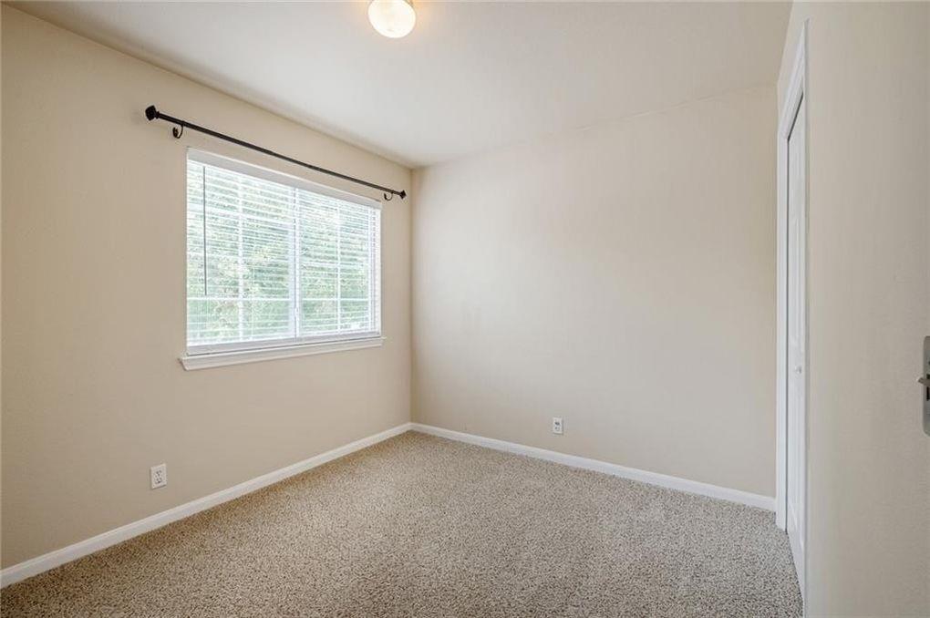 1709 Royal Ascot Dr S Property Photo 20