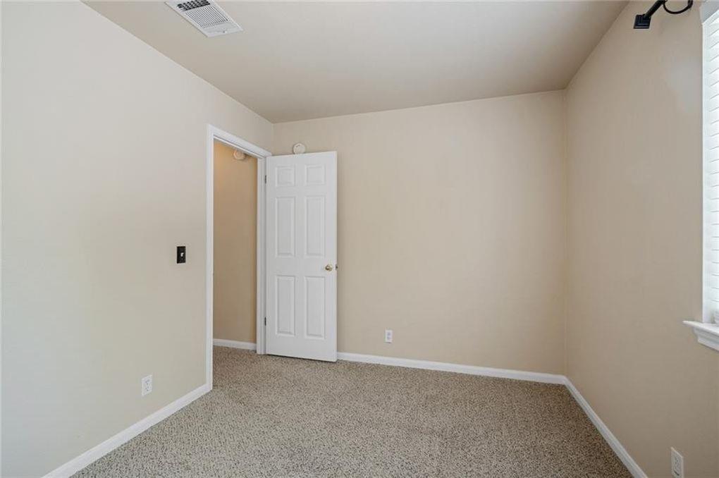 1709 Royal Ascot Dr S Property Photo 21
