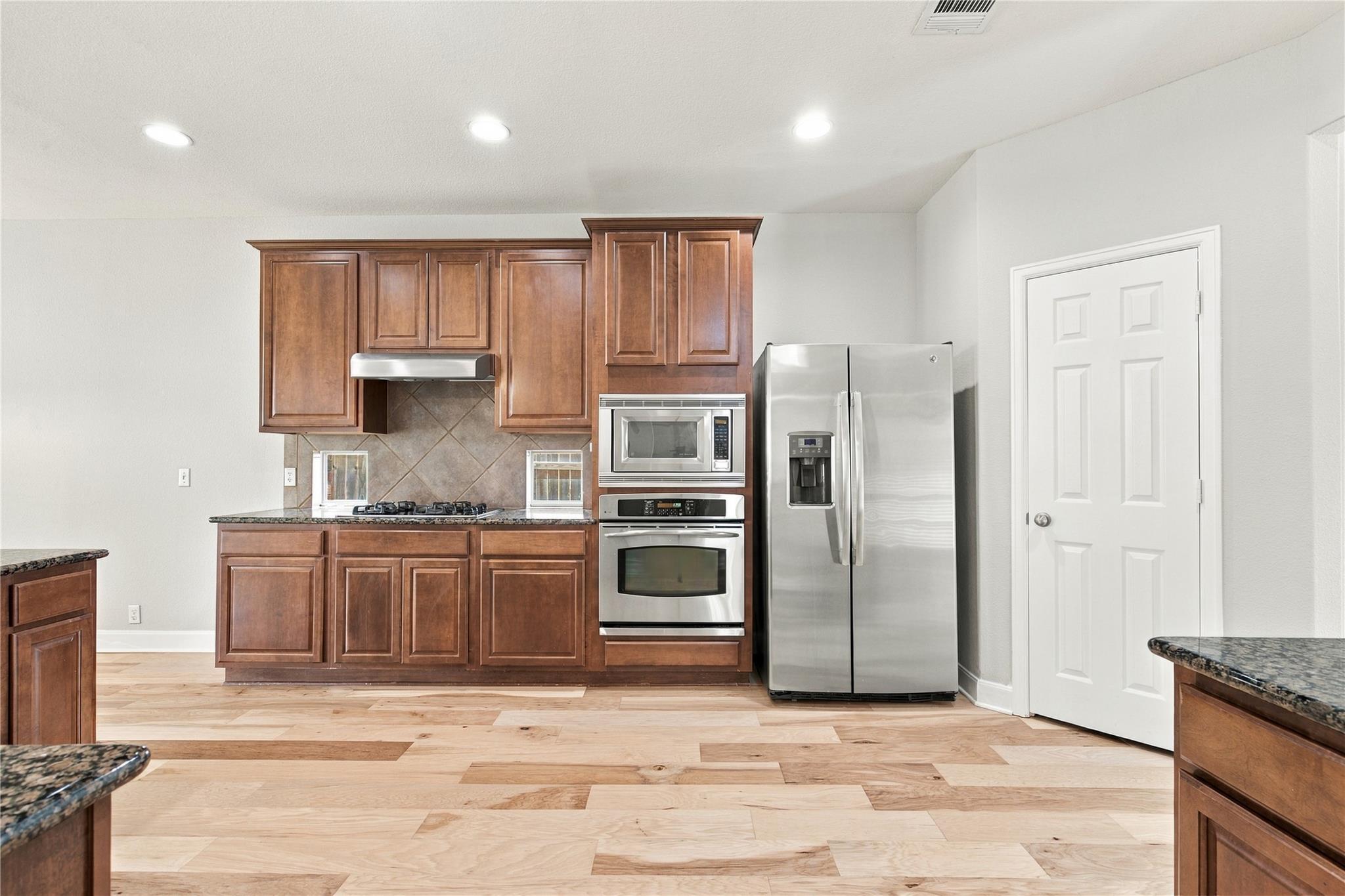 2629 Salorn Way Property Photo 13