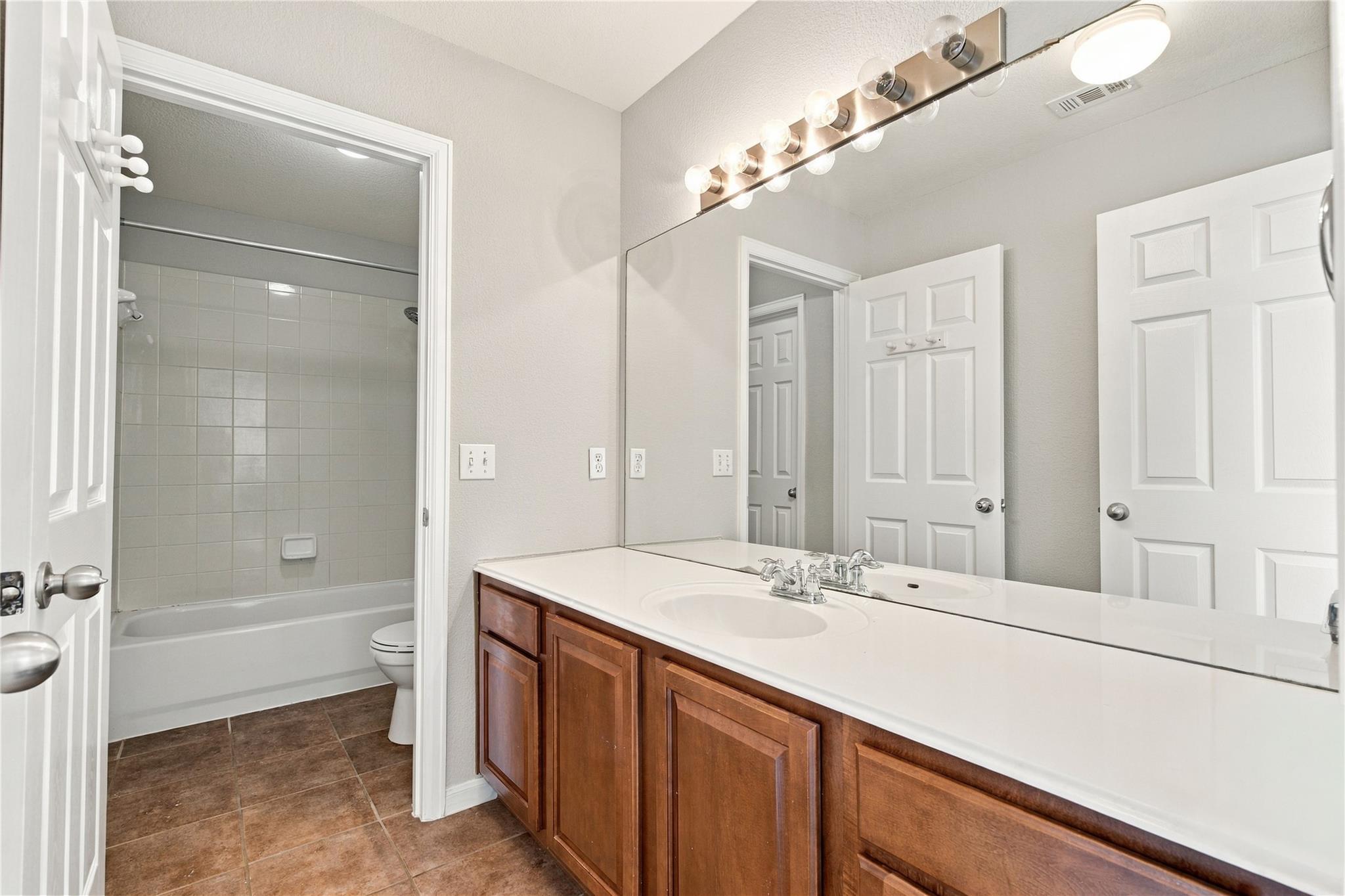 2629 Salorn Way Property Photo 25