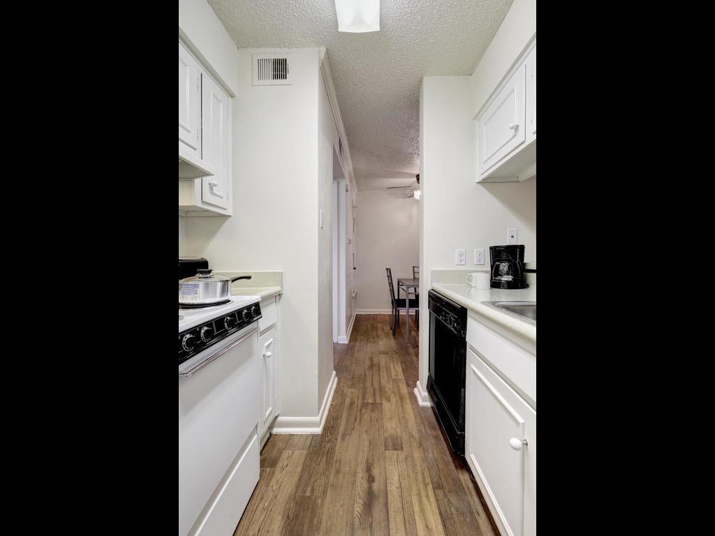 4553 Guadalupe St #b109 Property Photo 18