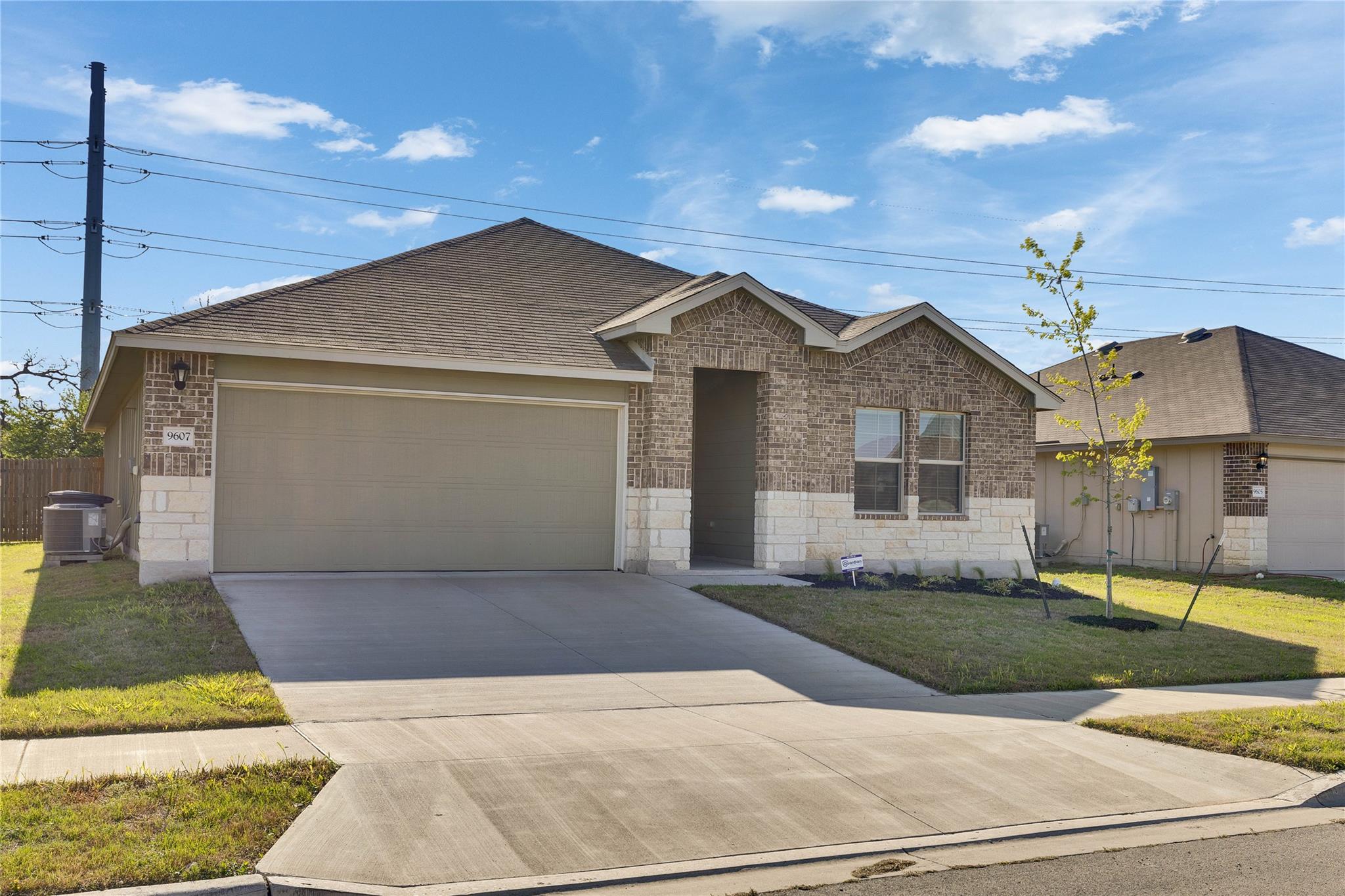 9607 Kensley Rose Dr Property Photo