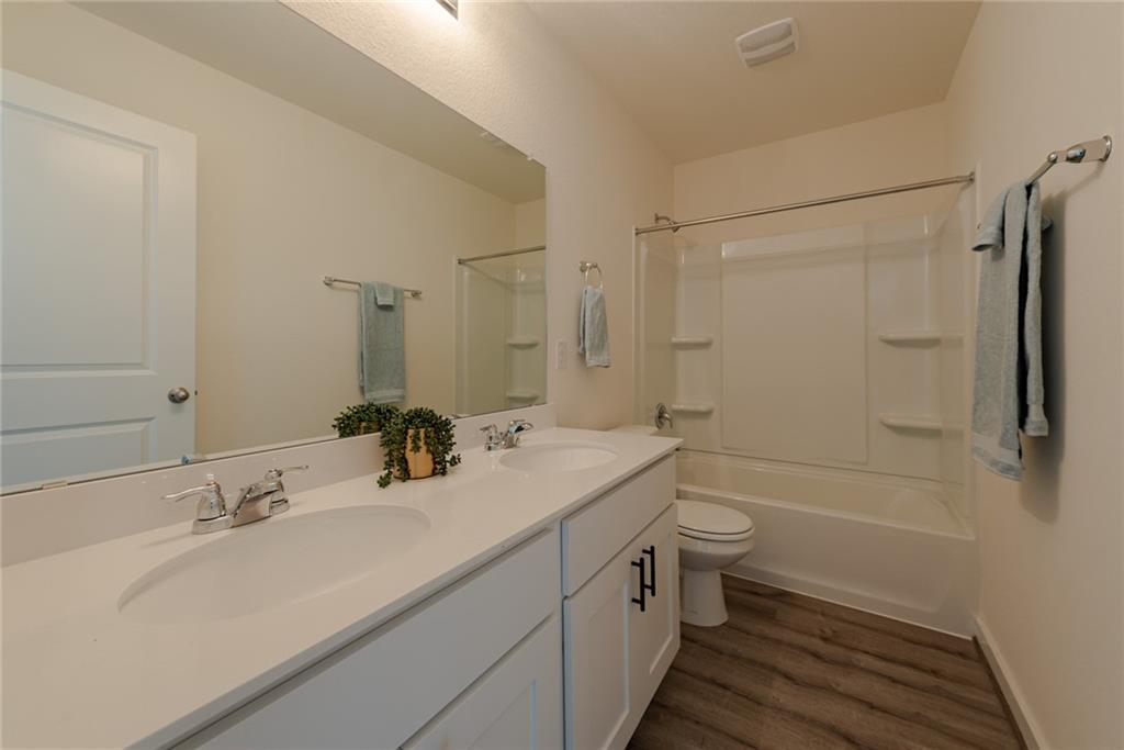 17201 Mayfly Dr A Property Photo 14