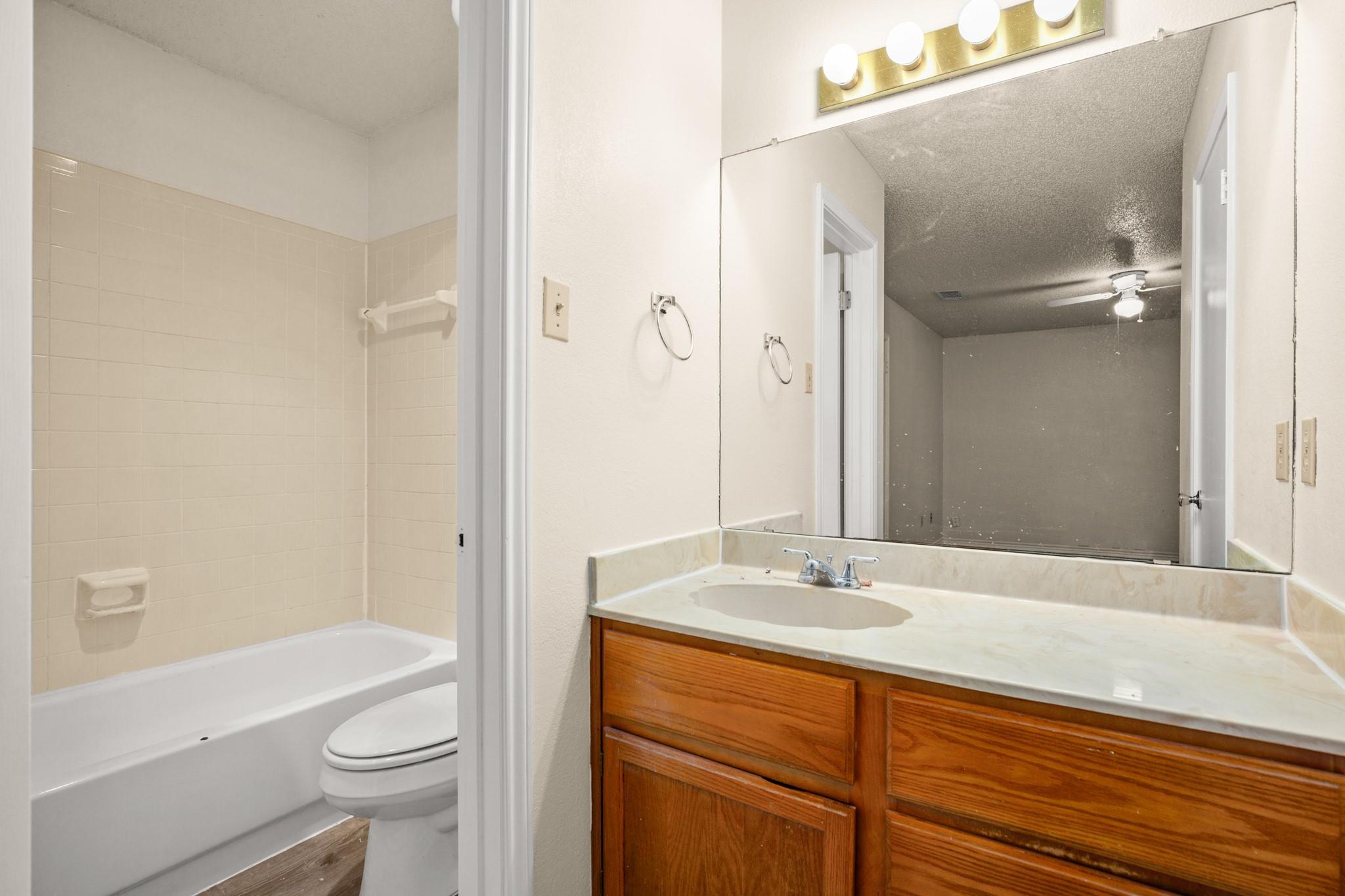 13309 Saddlebrook Trl #a Property Photo 12