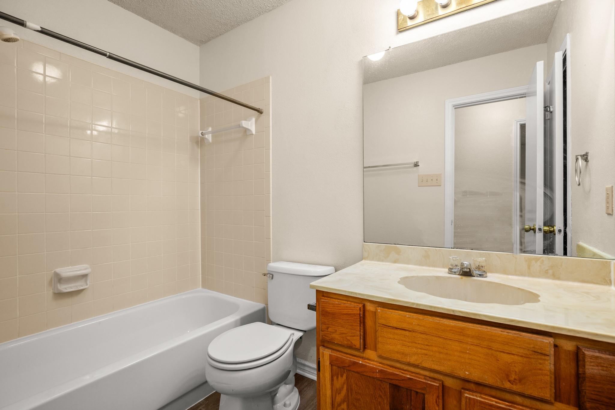 13309 Saddlebrook Trl #a Property Photo 17