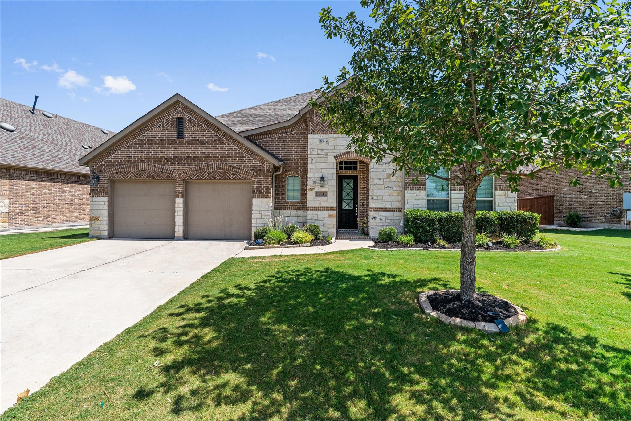 404 Miracle Rose Way Property Photo 1