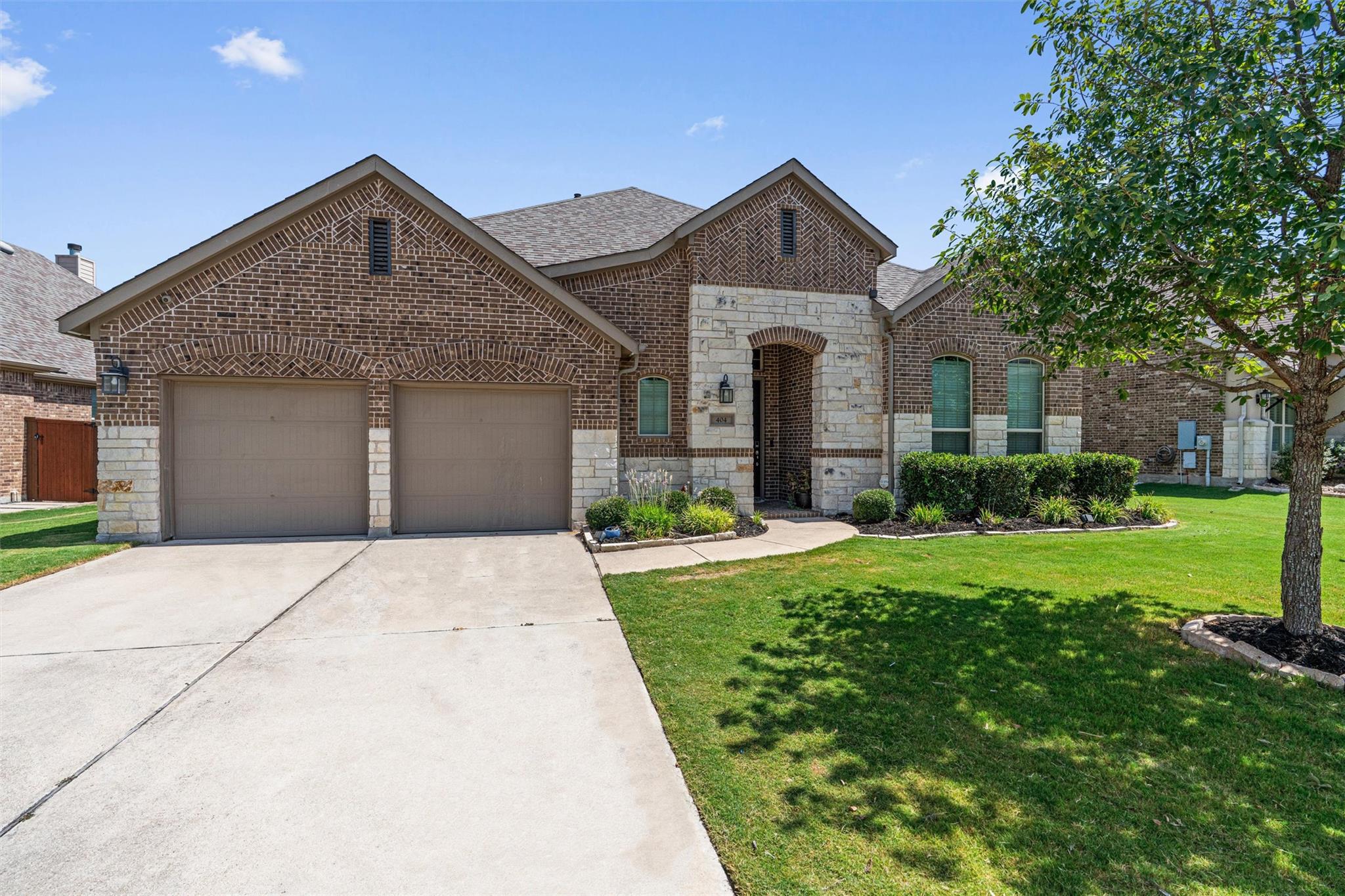 404 Miracle Rose Way Property Photo 2