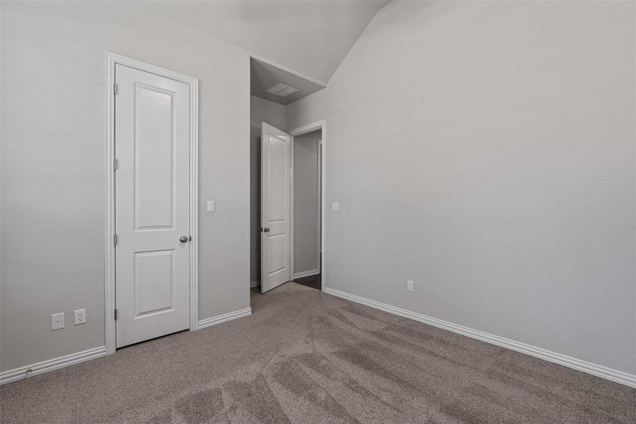 404 Miracle Rose Way Property Photo 32