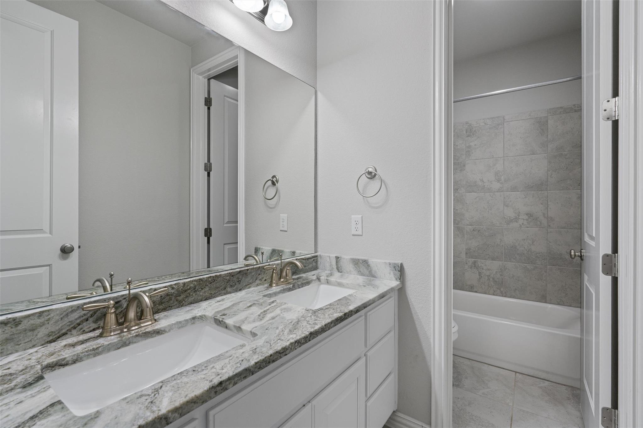 404 Miracle Rose Way Property Photo 33