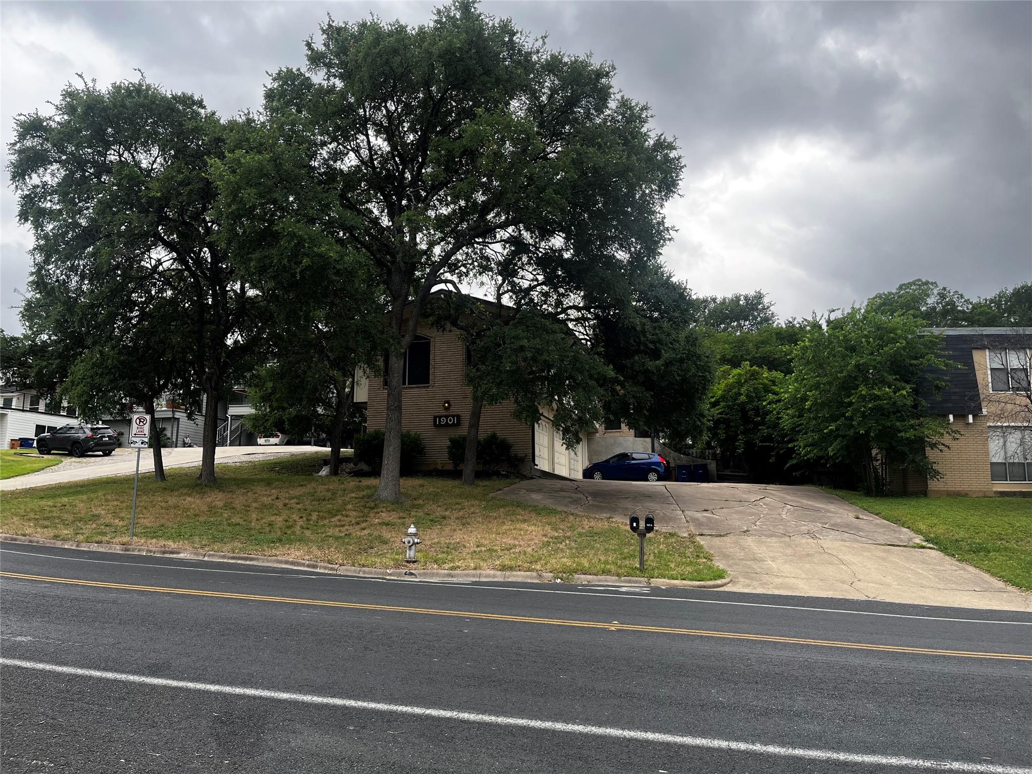 1901 Woodland Ave B Property Photo