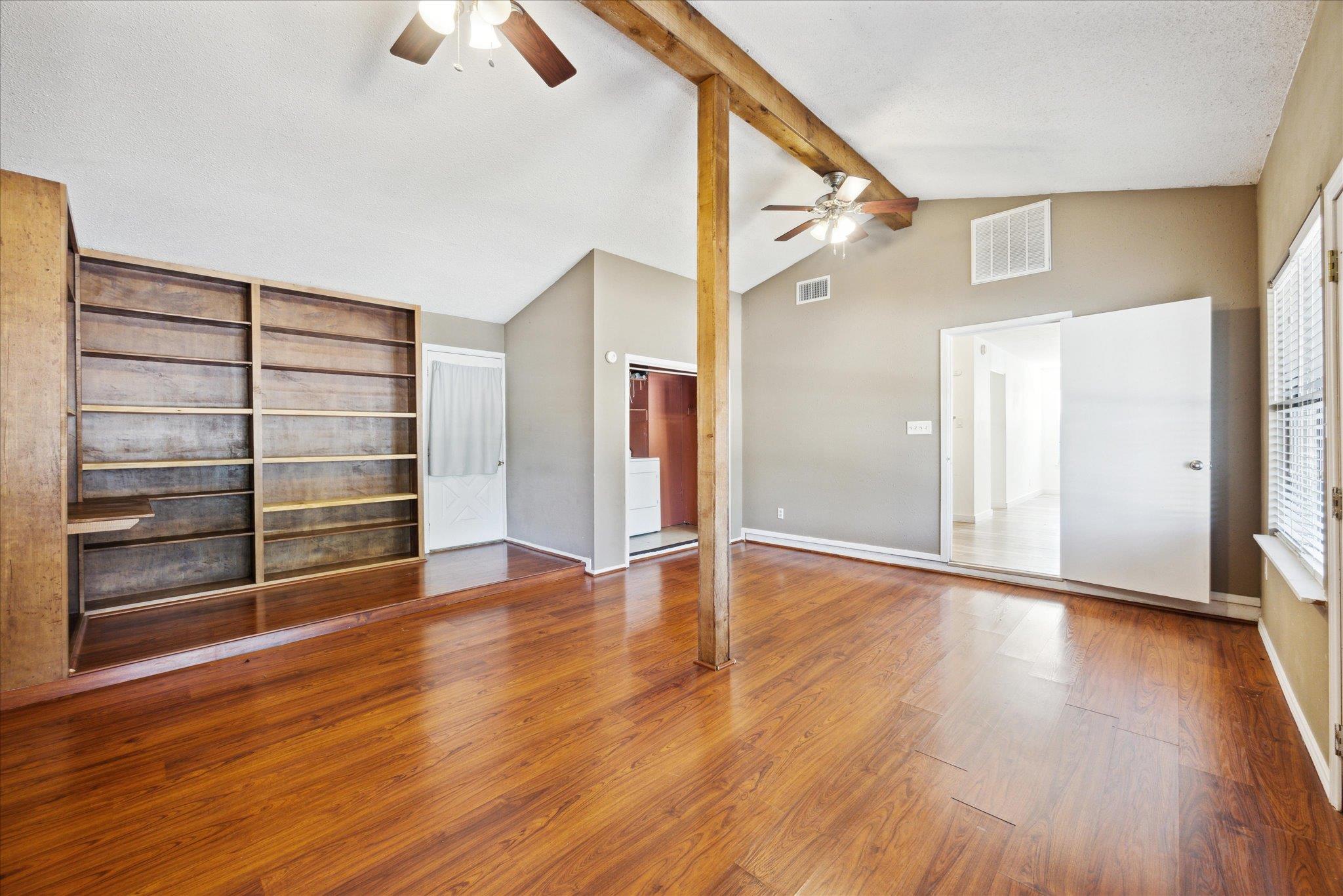 300 Tilbury Ln Property Photo 6