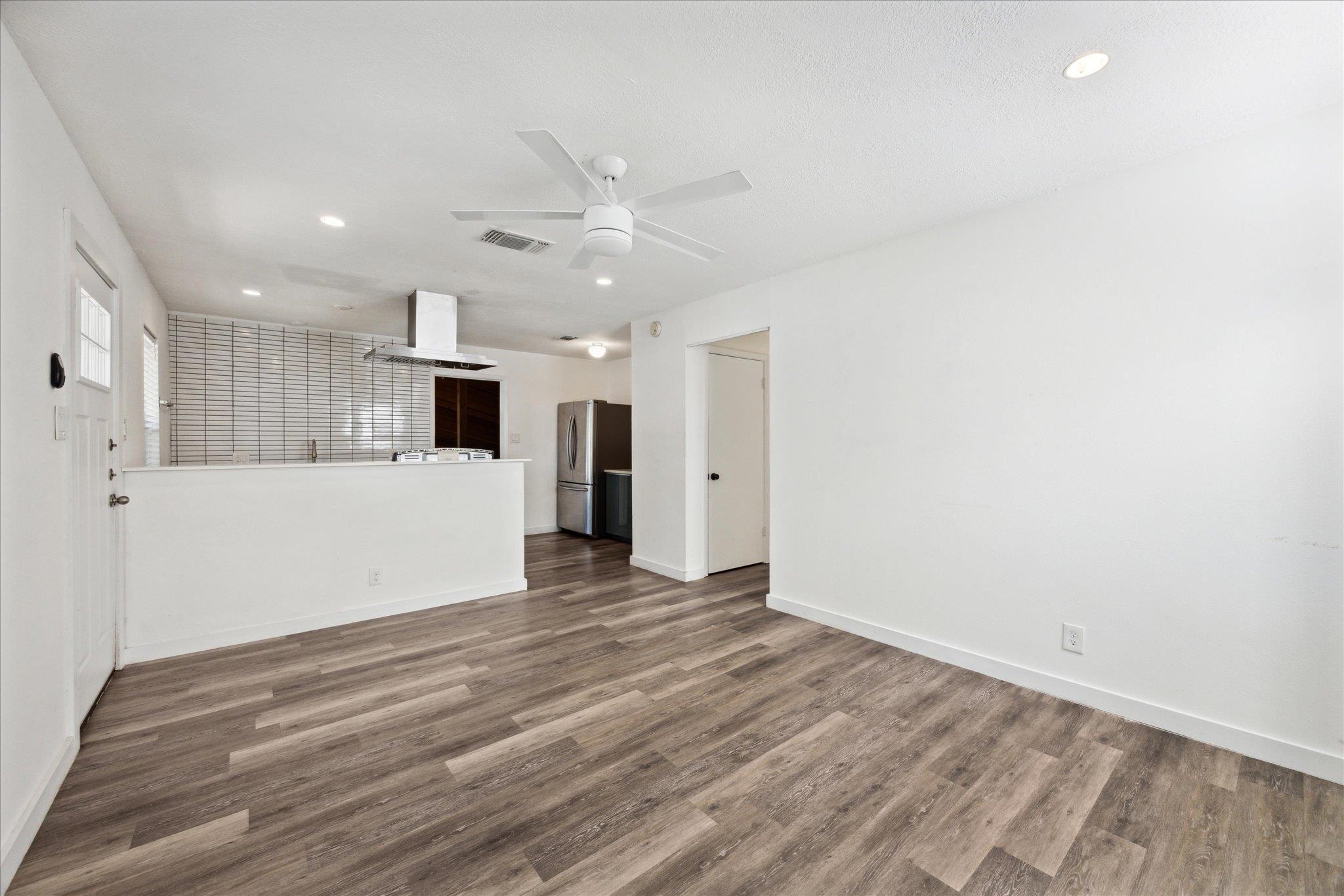 300 Tilbury Ln Property Photo 10