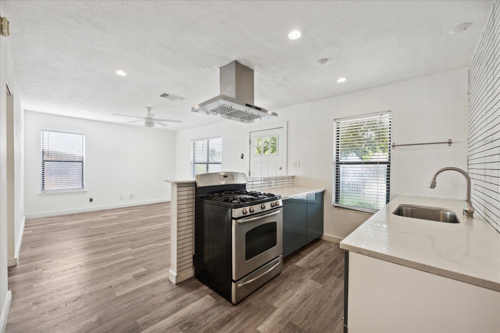 300 Tilbury Ln Property Photo 11