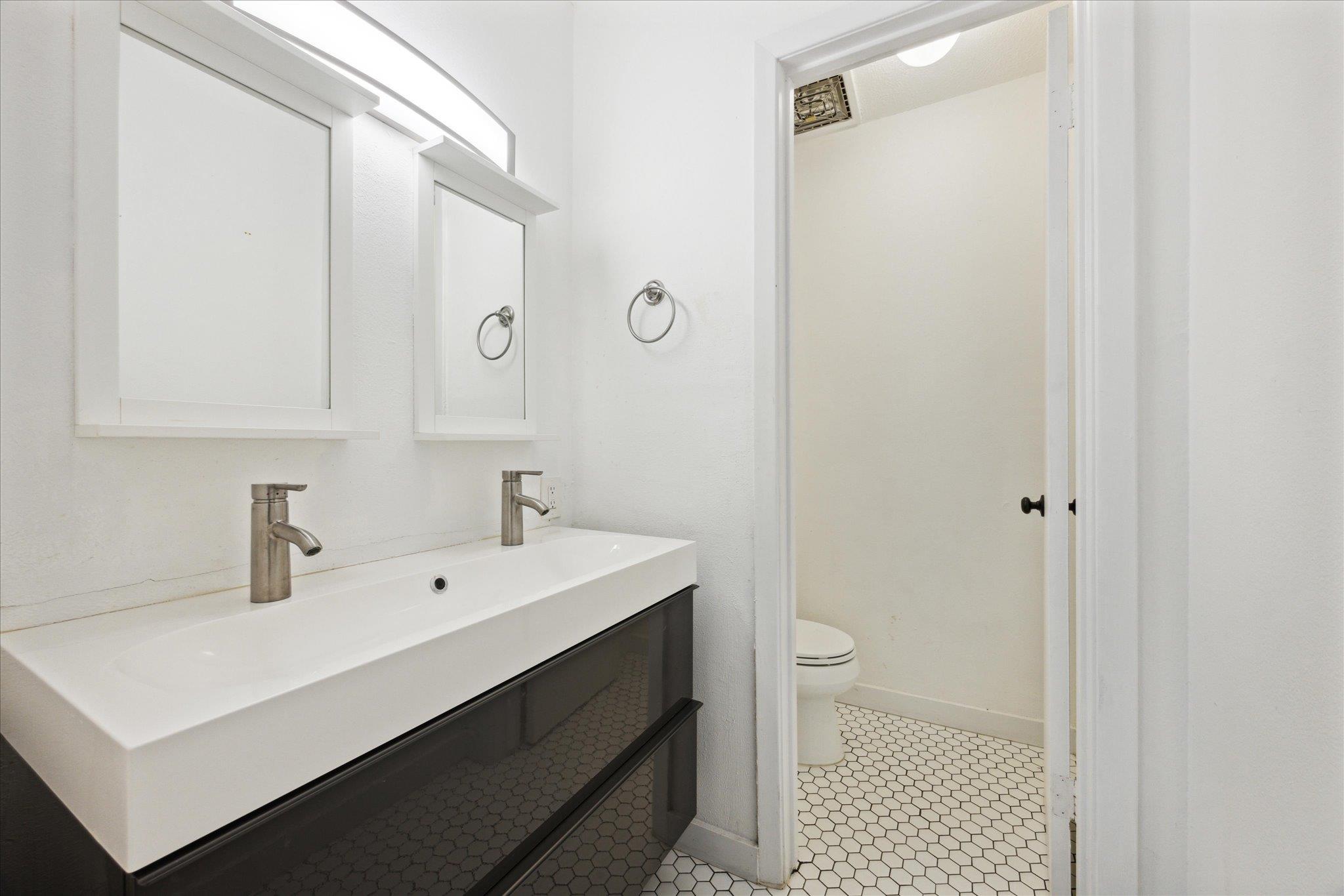 300 Tilbury Ln Property Photo 20